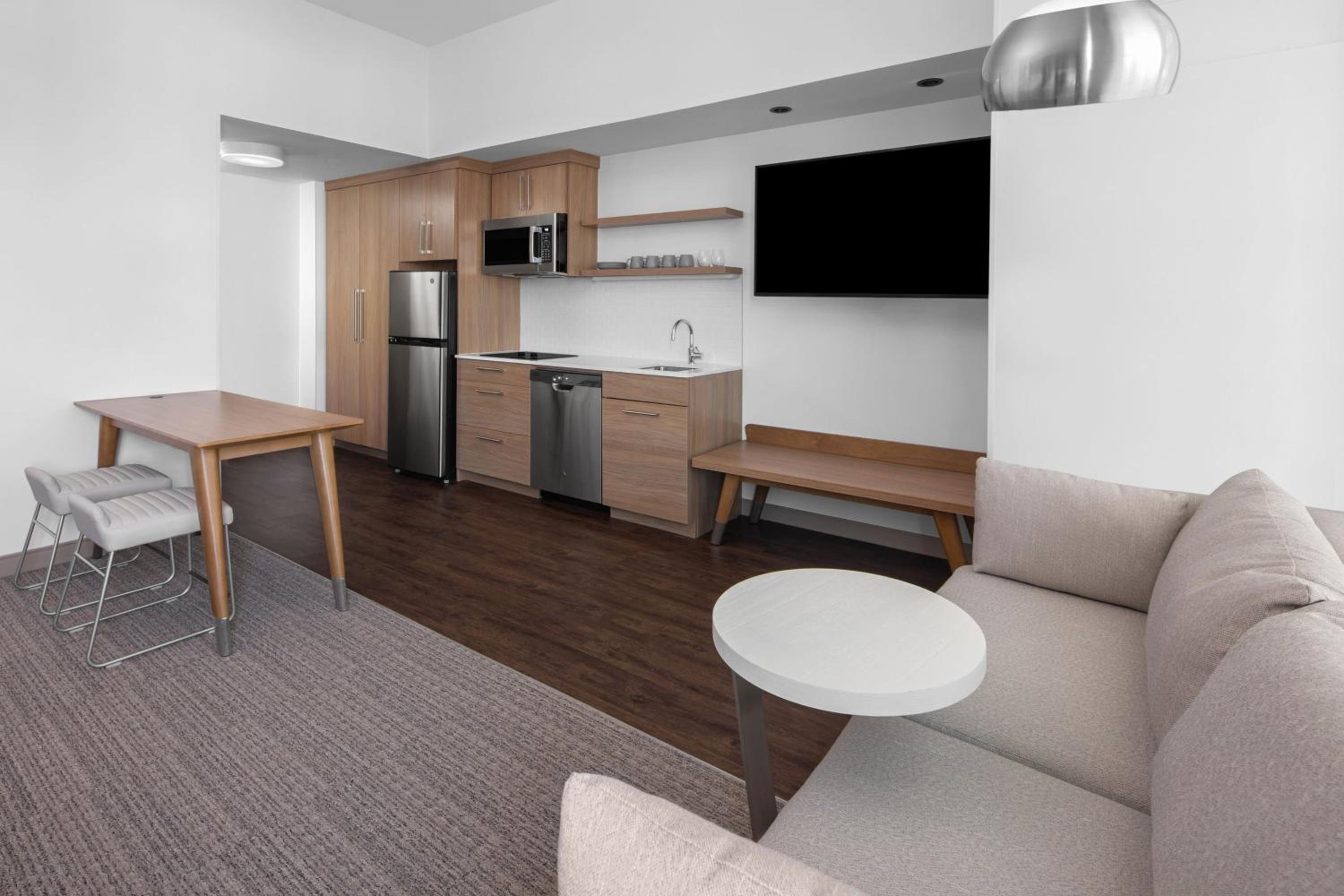 Studio suite with 2 Queen, Sofa bed - Photo 2