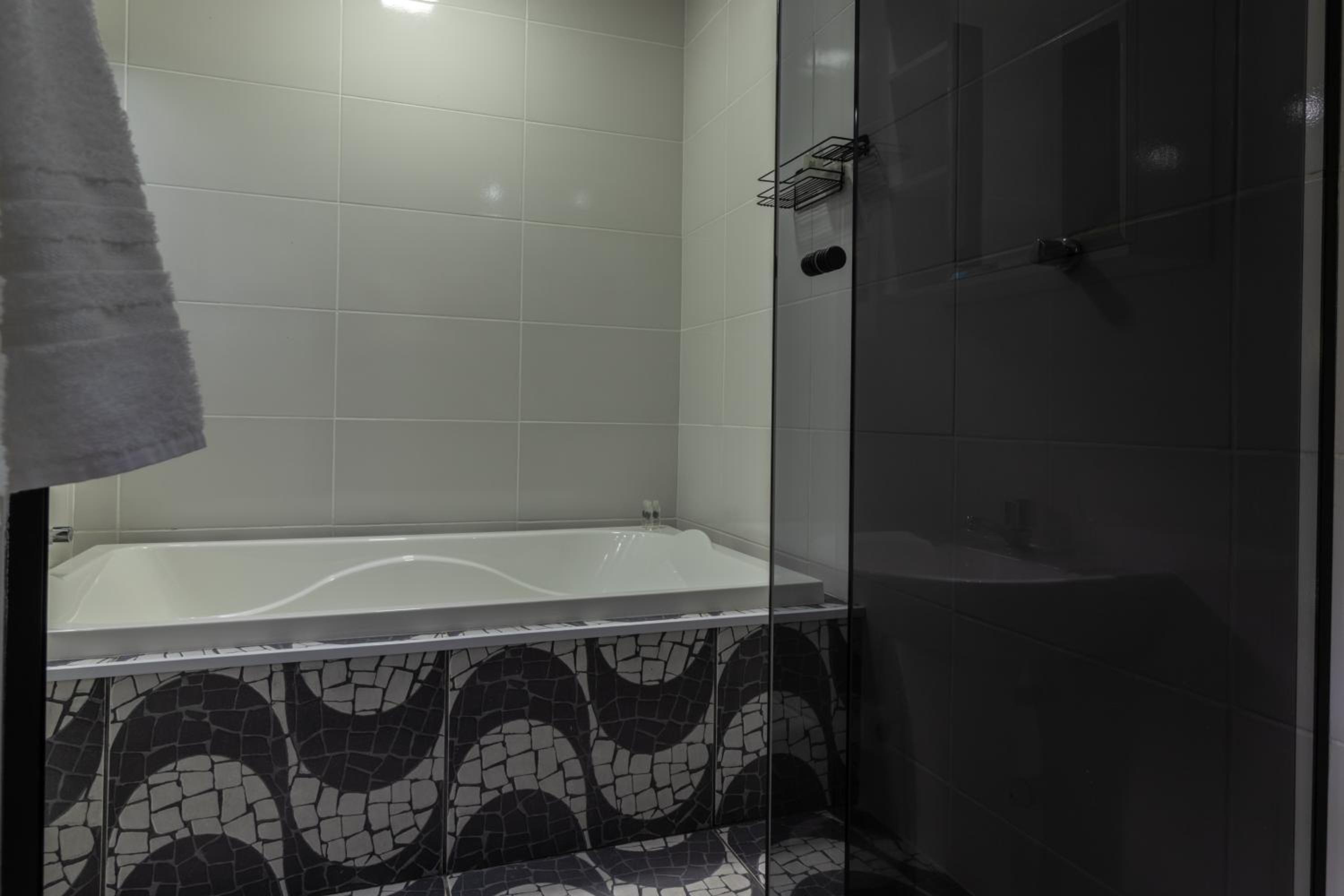 Deluxe King Room photo 3