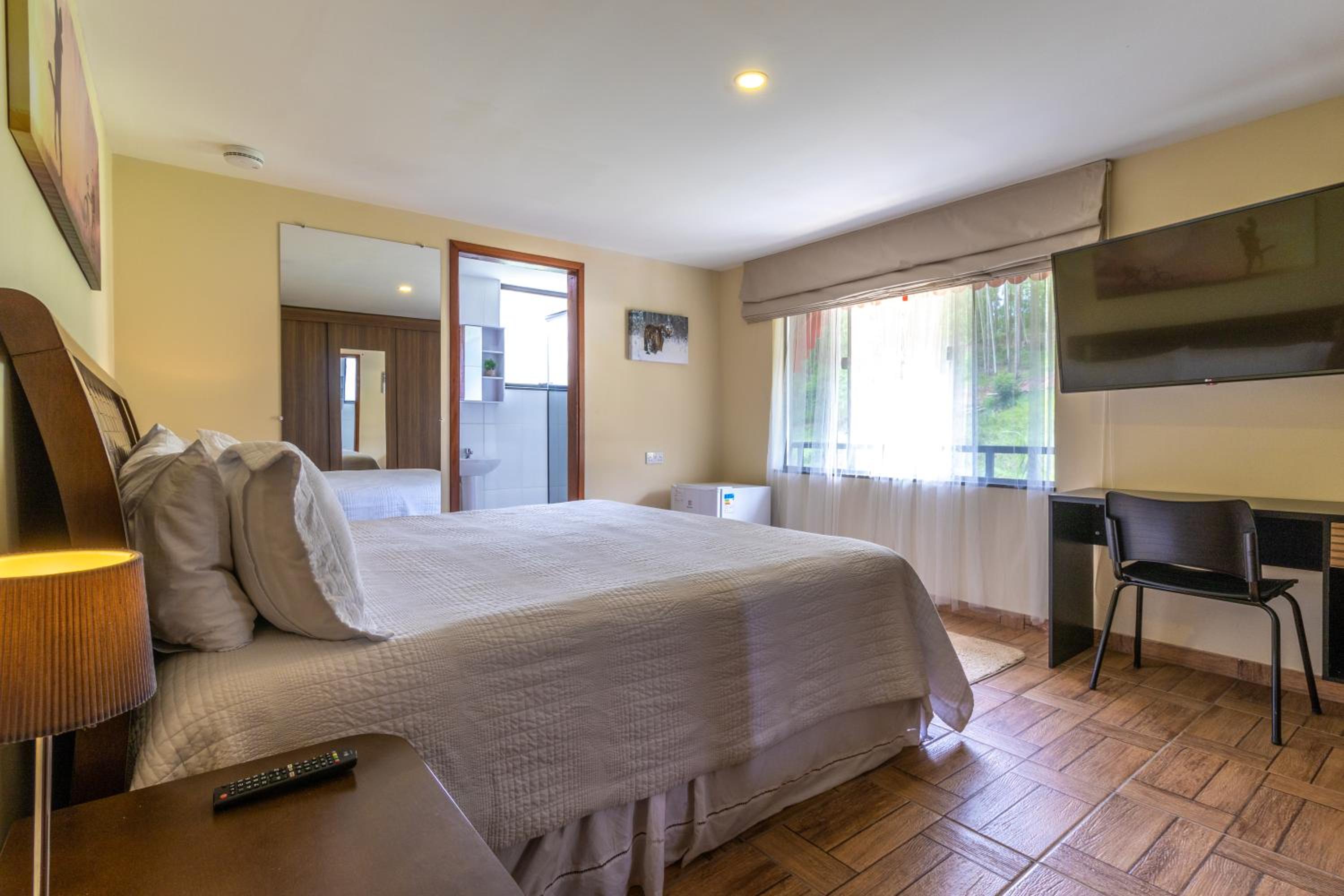 Superior King Room photo 2
