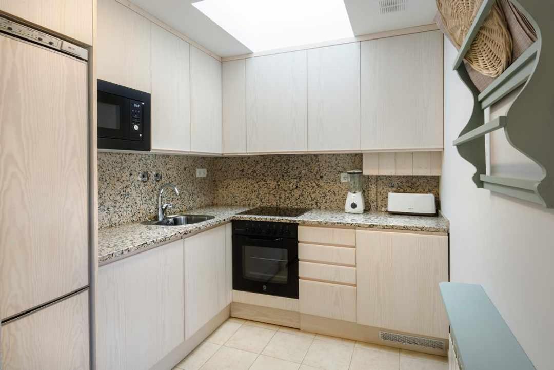 Four-Bedroom House photo 3