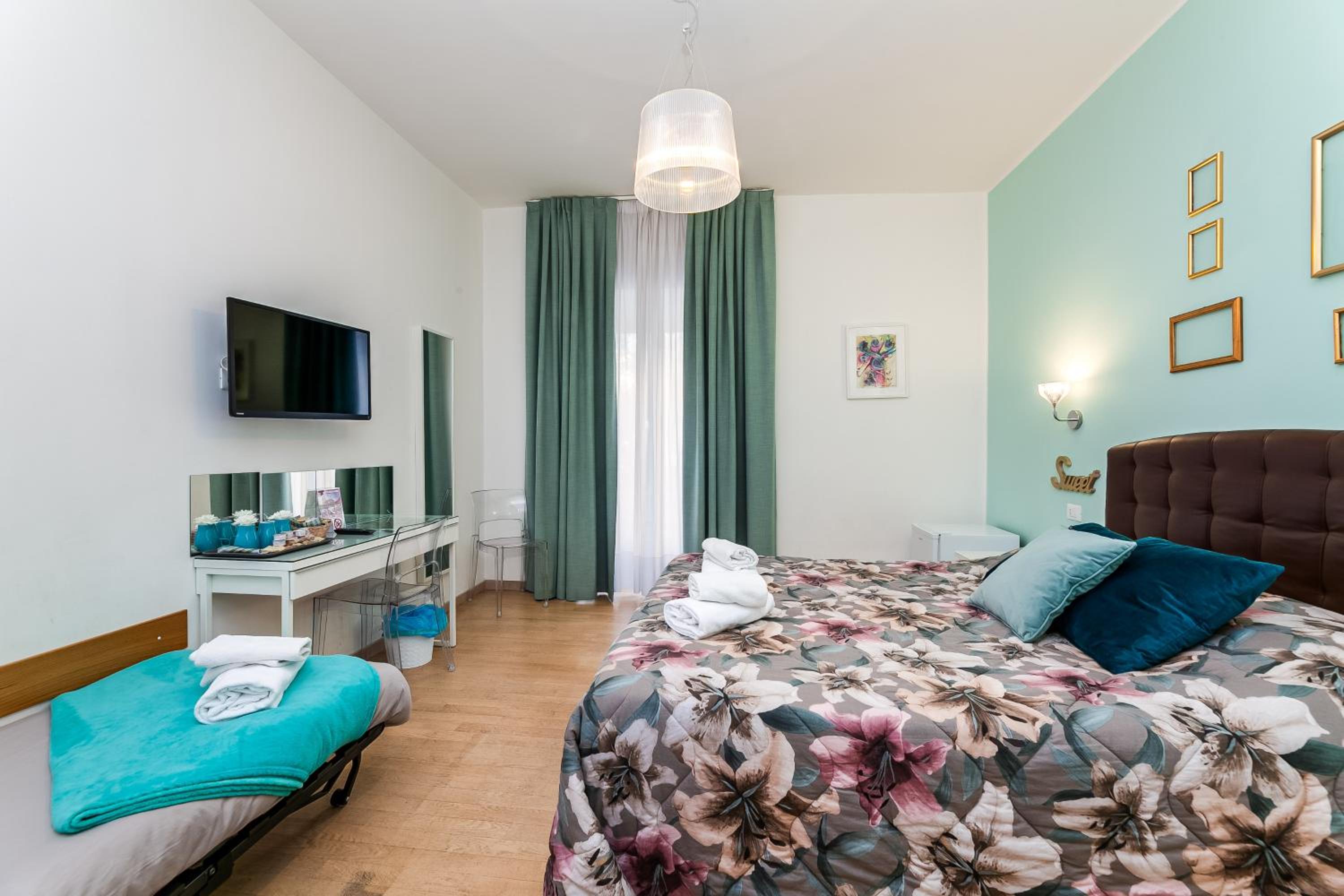 Deluxe Triple Room photo 3