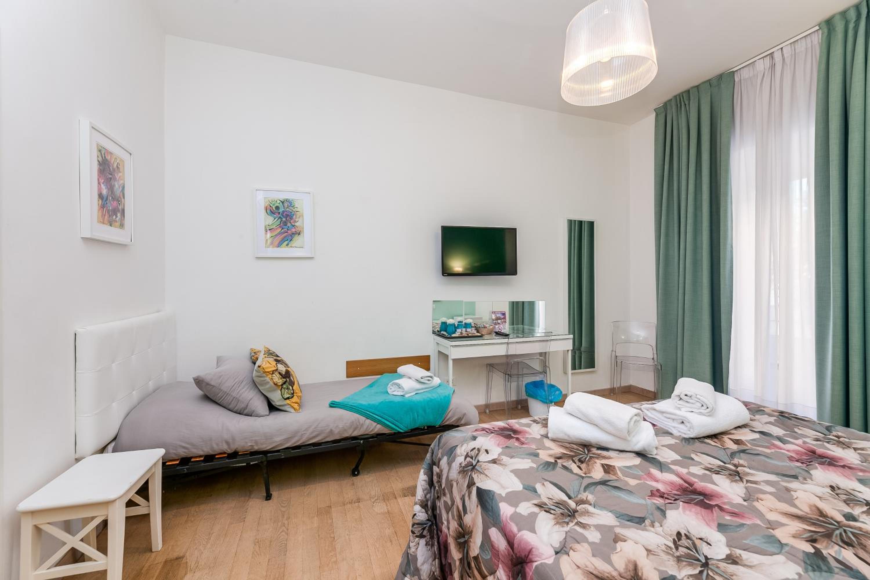 Deluxe Triple Room photo 3