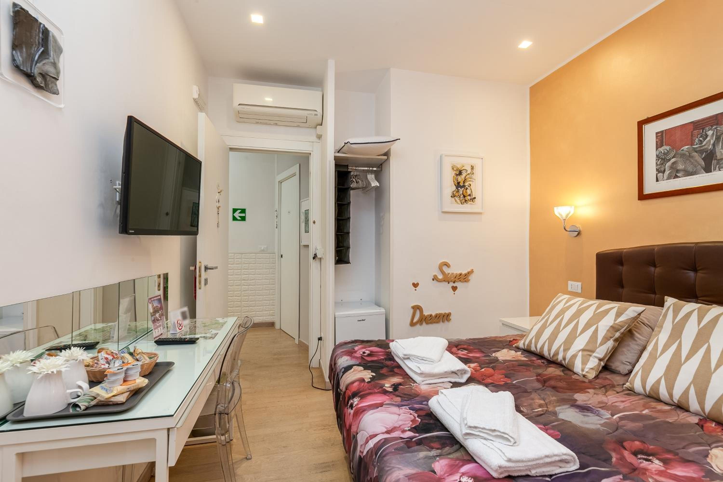 Double Room photo 3