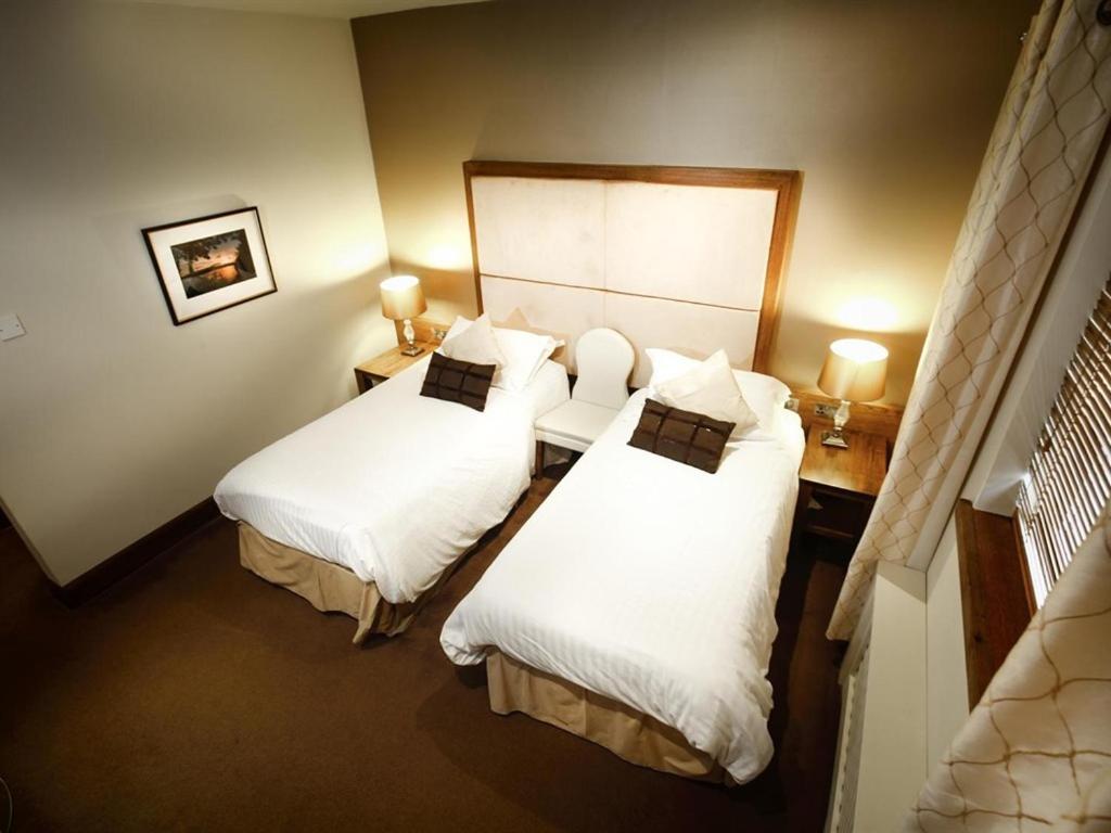 Twin Room with Bath photo 3
