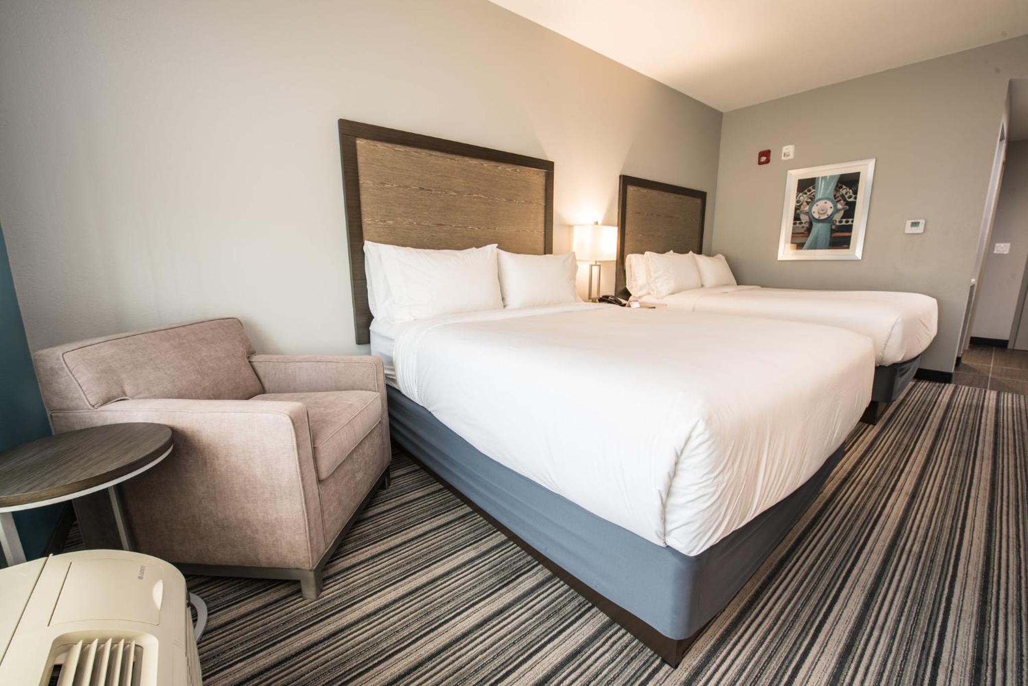 Standard Queen Room with Two Queen Beds - Communications and Mobility Accessible