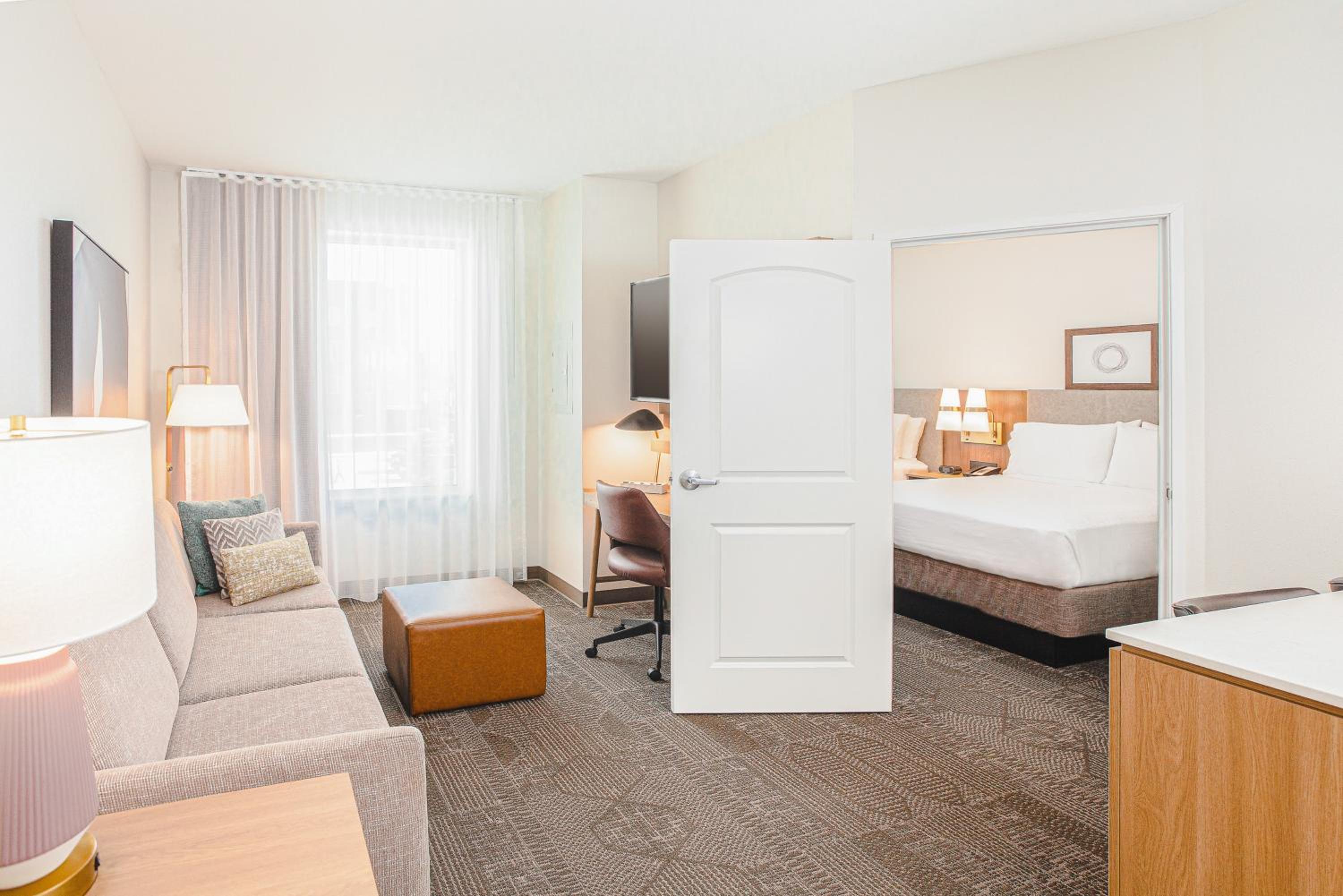 One-Bedroom Queen Suite with Two Queen Beds - Photo 18