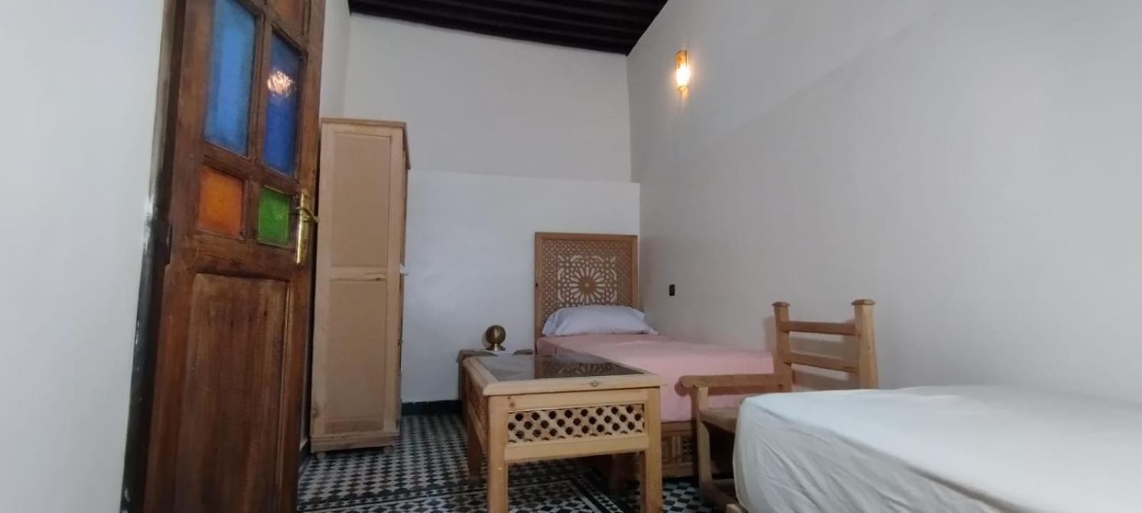 Deluxe Double Room with Bath - Photo 3