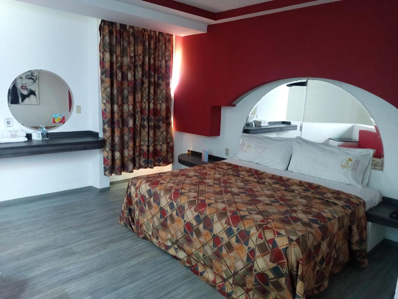 Standard Double Room - Photo 3
