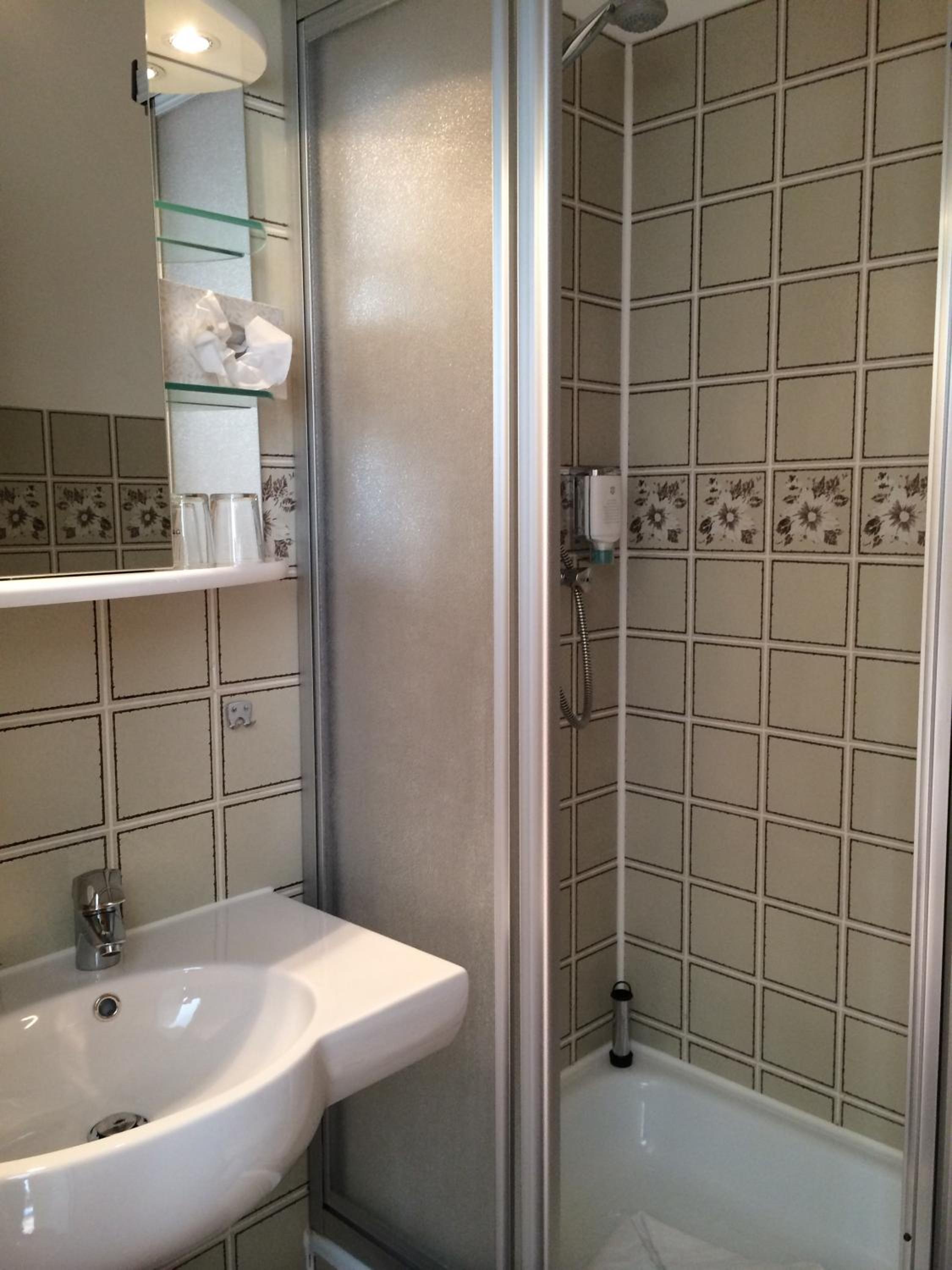 Standard Double or Twin Room photo 2