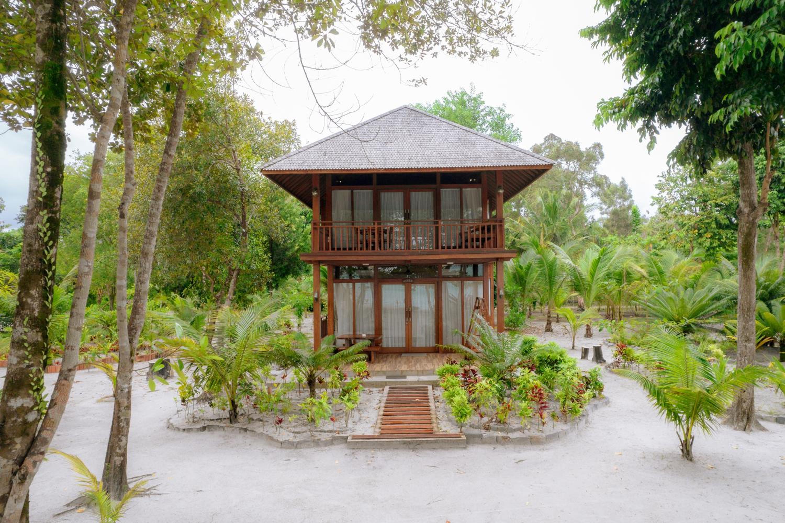 Two-Bedroom Villa - Photo 3