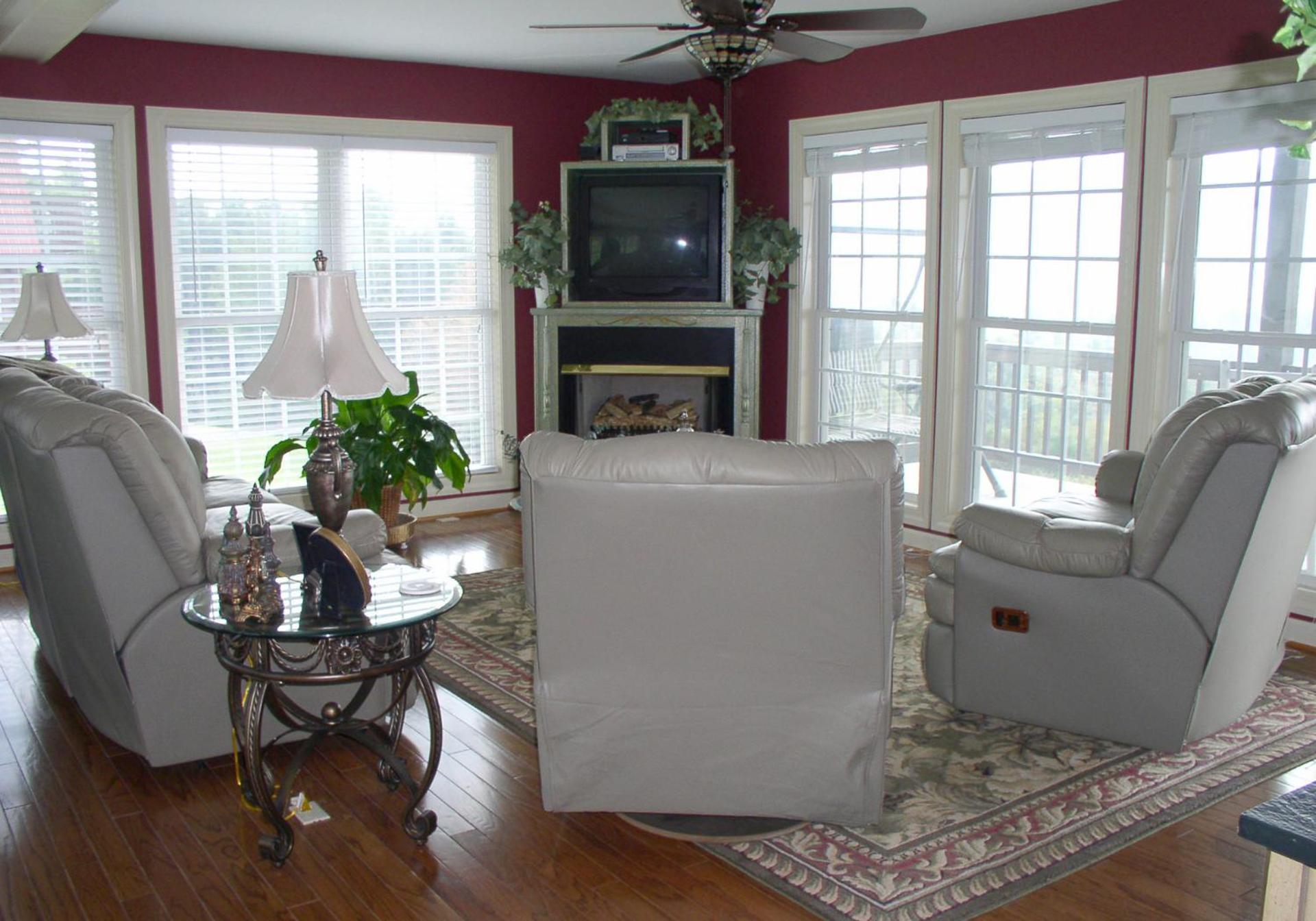 Three-Bedroom House photo 3