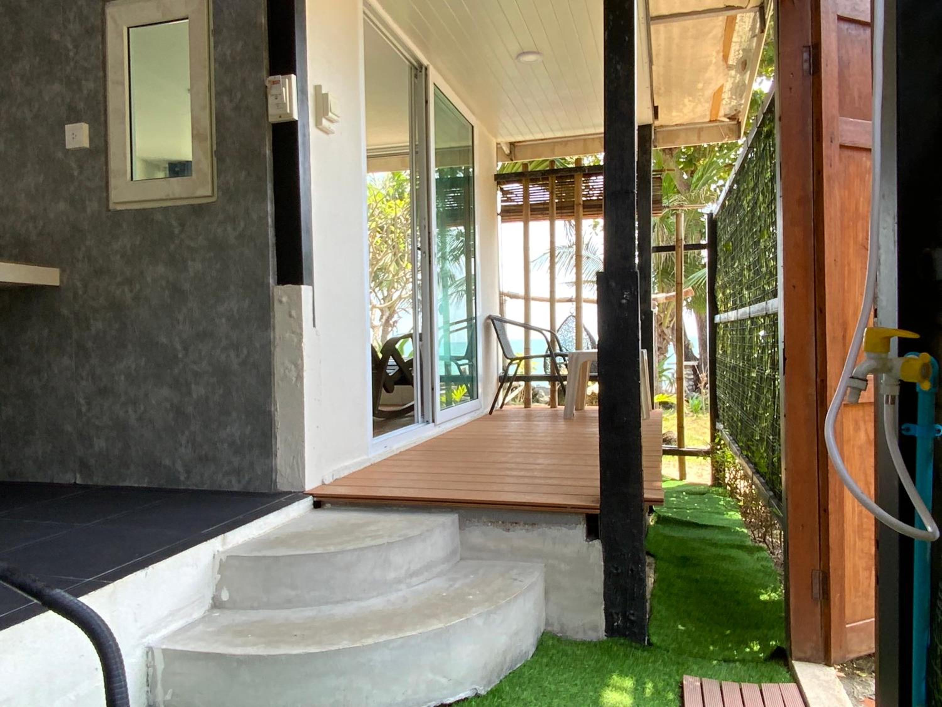 Bungalow With Sea View photo 2