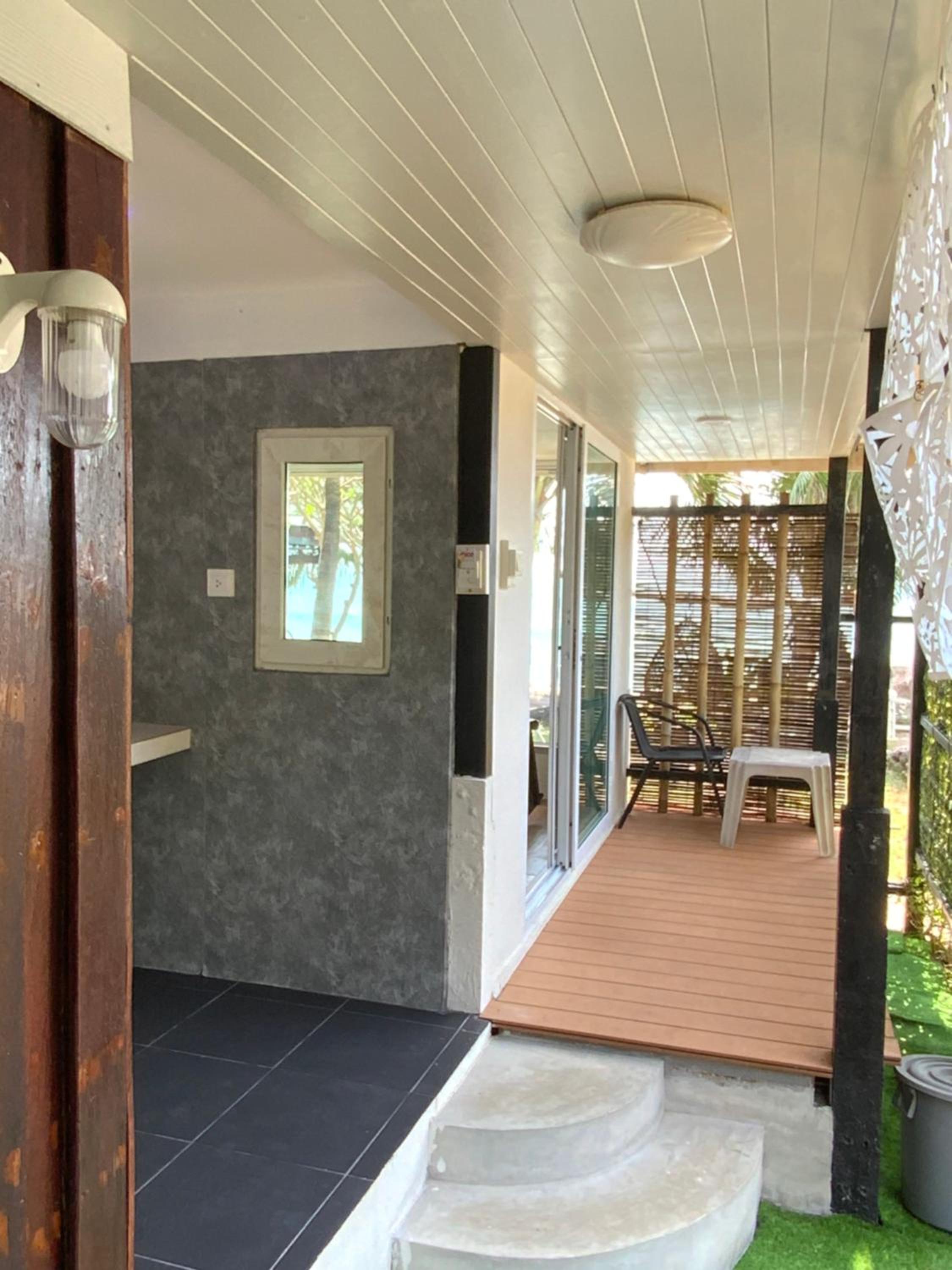Bungalow With Sea View photo 3