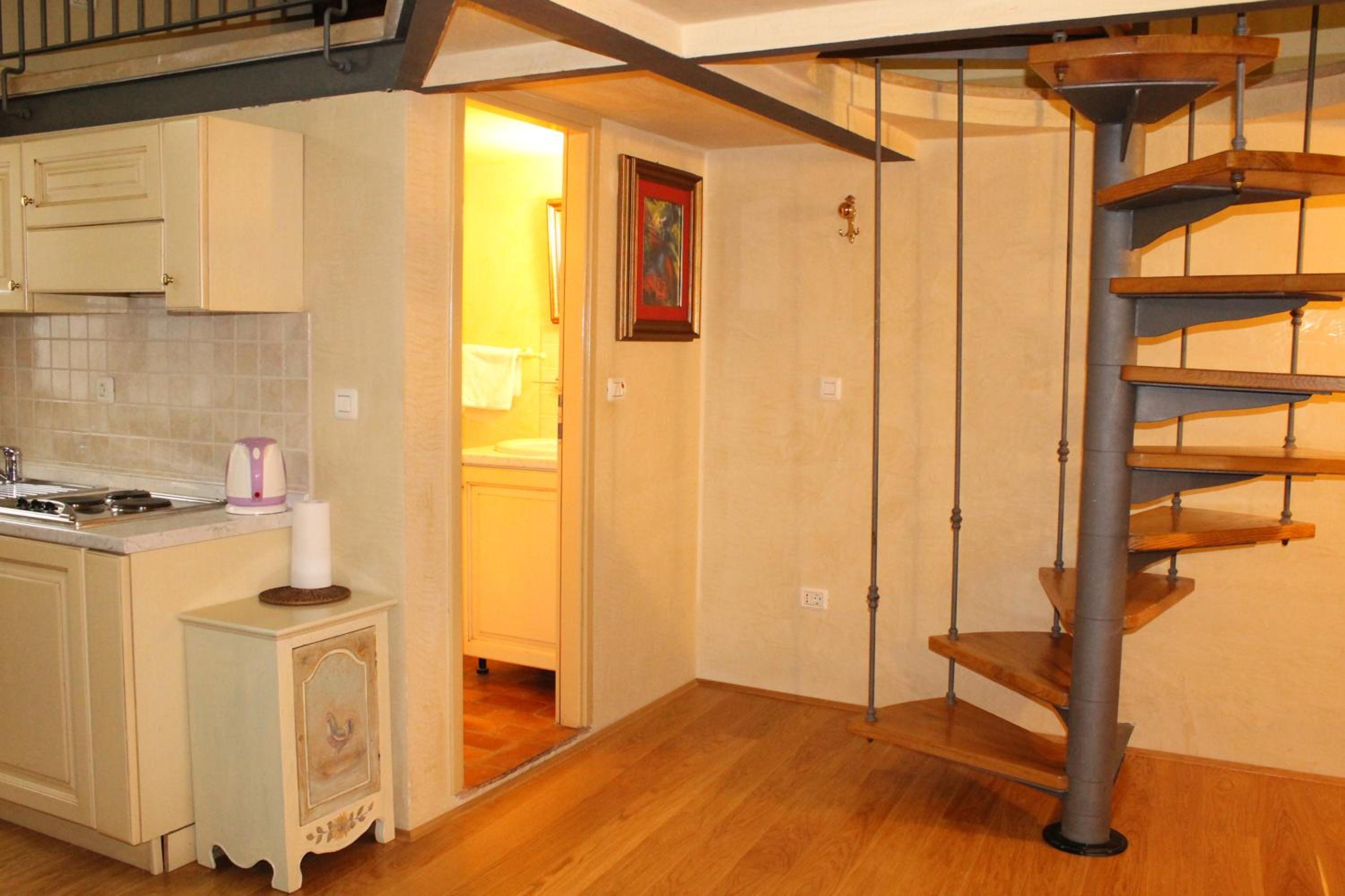 Duplex Apartment - Photo 13