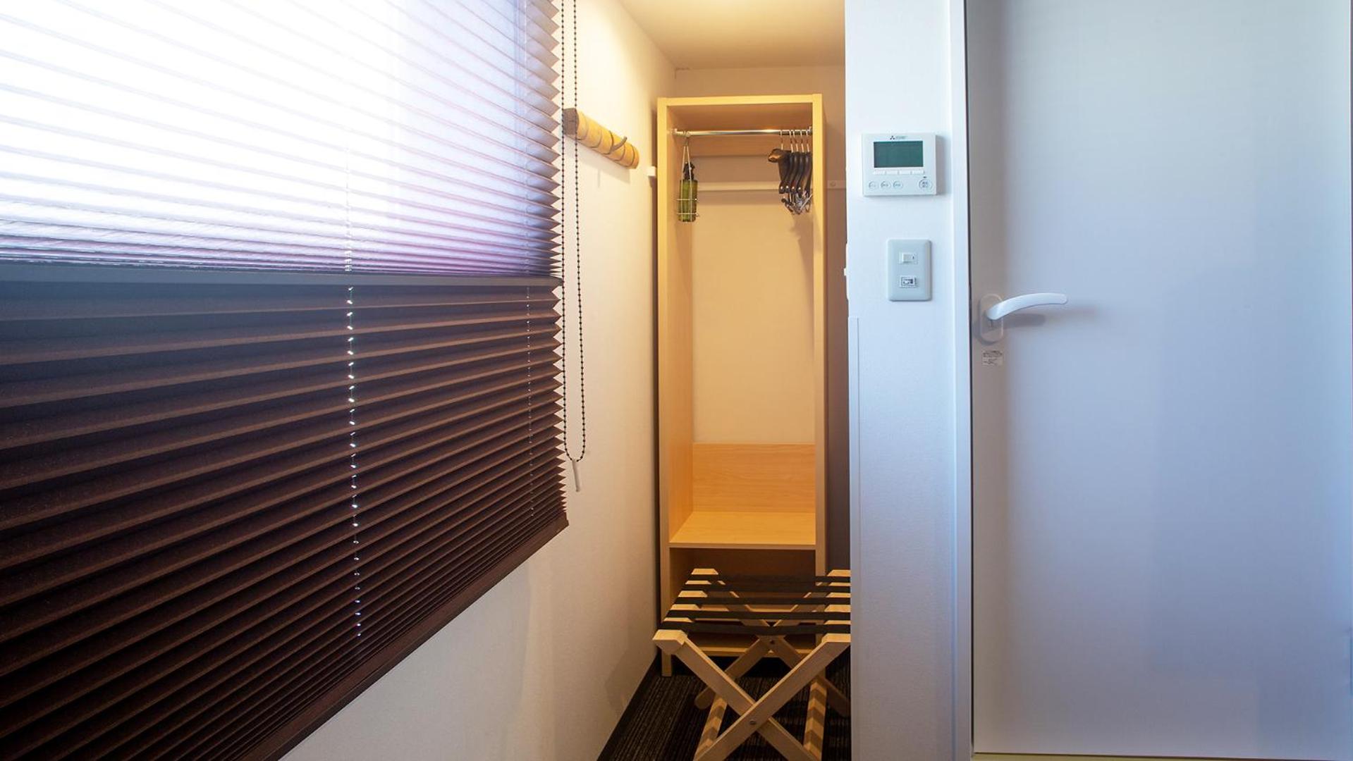 Queen Room - Non-Smoking - Photo 3