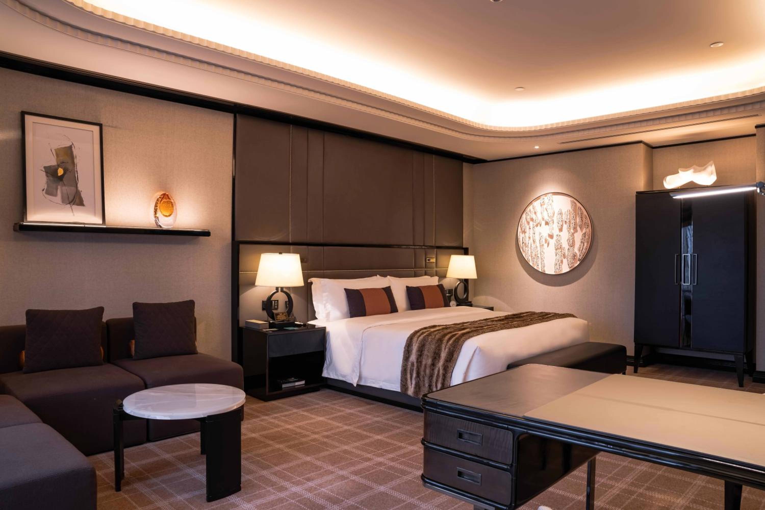 Deluxe River King Room