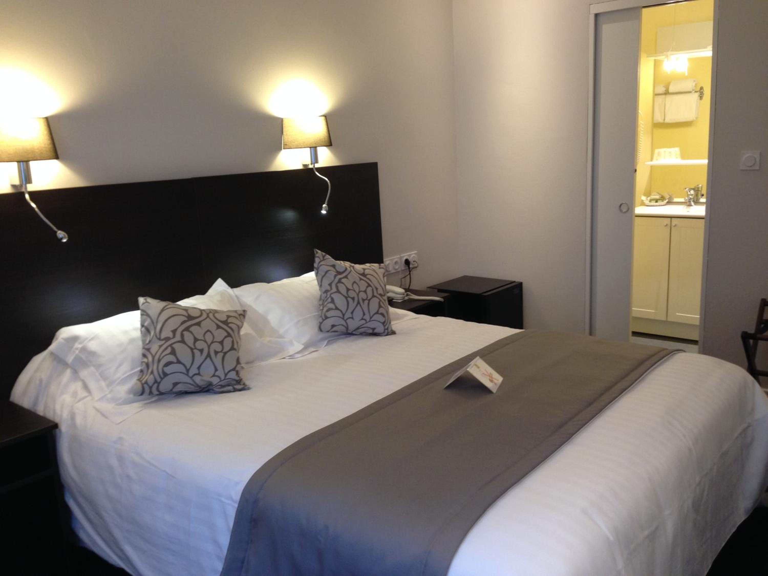 Comfort Double Room with Shower - Photo 7
