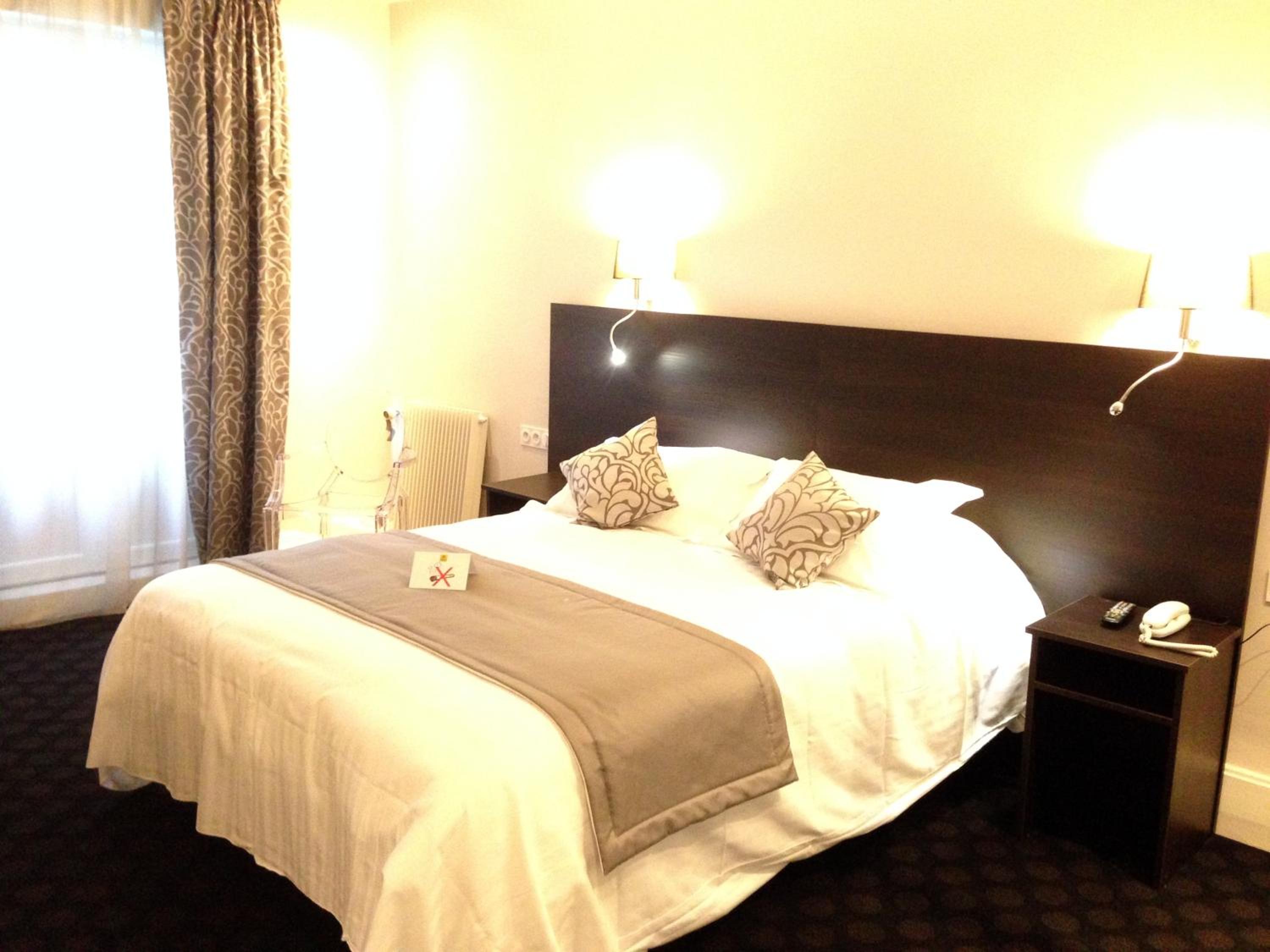Comfort Double Room with Shower - Photo 8