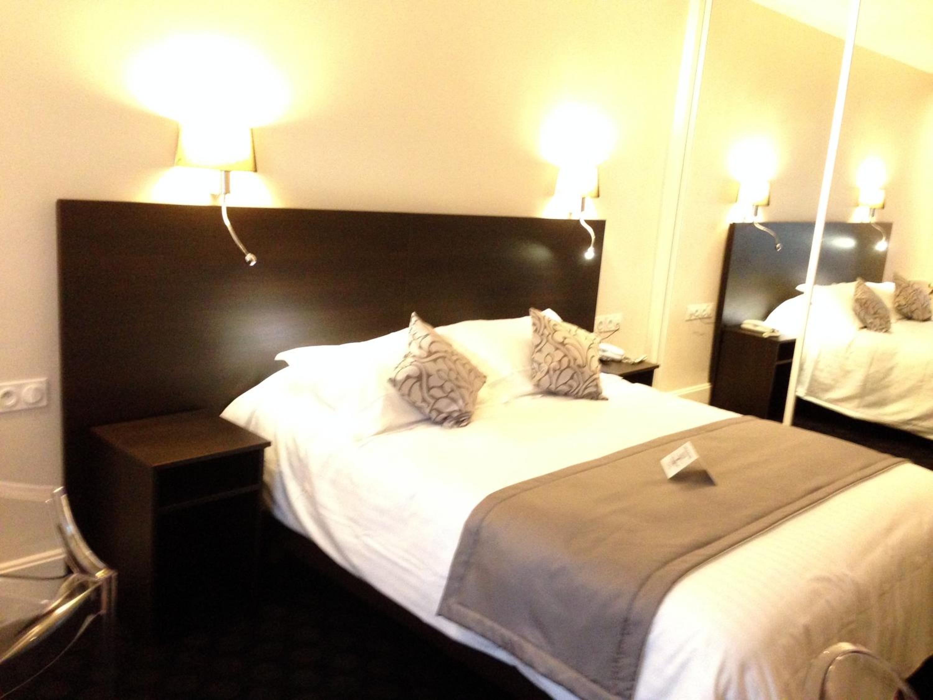 Comfort Double Room with Shower - Photo 9