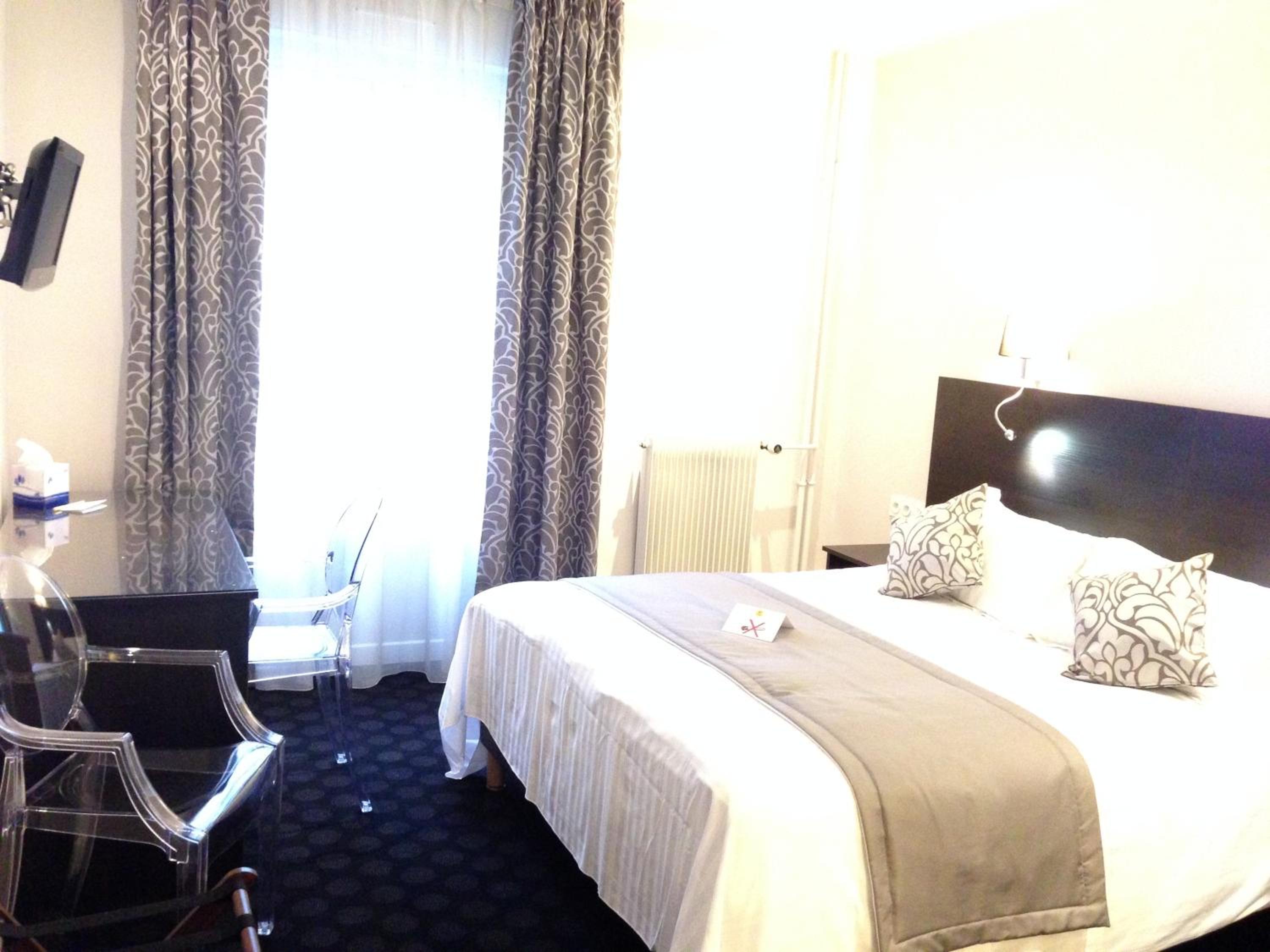 Comfort Double Room with Shower - Photo 10