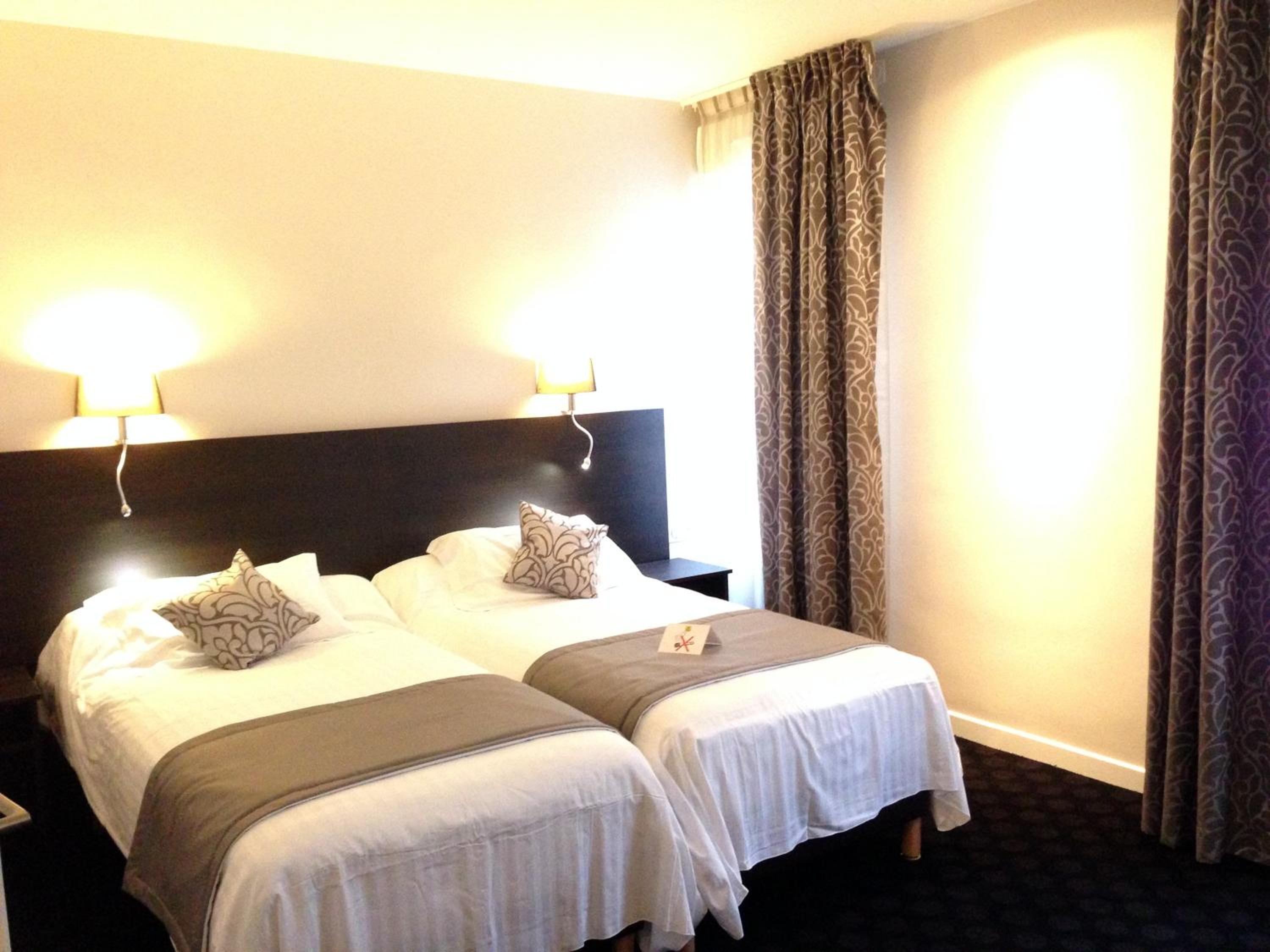 Comfort Twin Room with Shower - Photo 1
