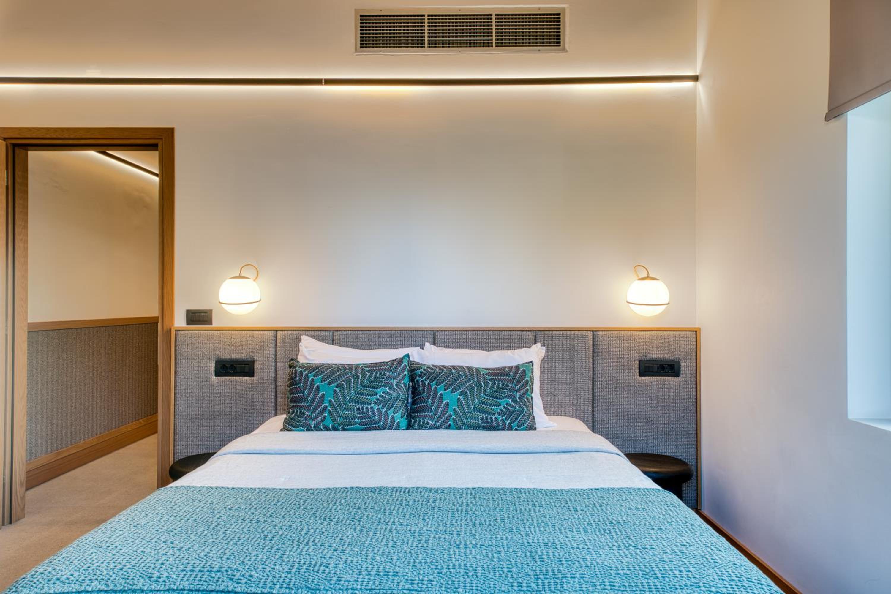 Luxury Suite with Veranda and Pool View  photo 1