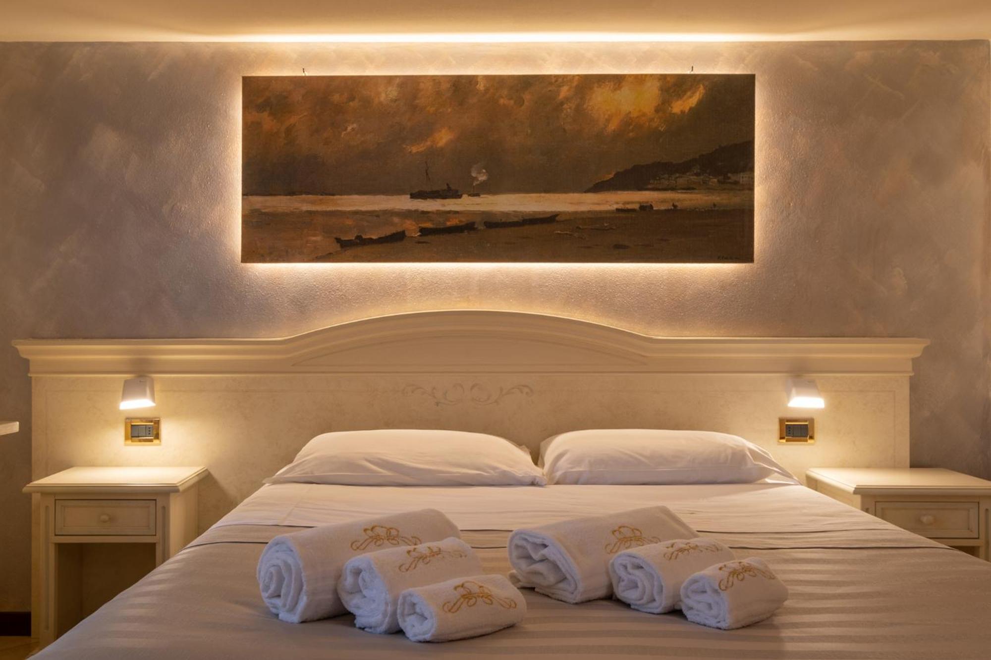Double Room - Photo 9