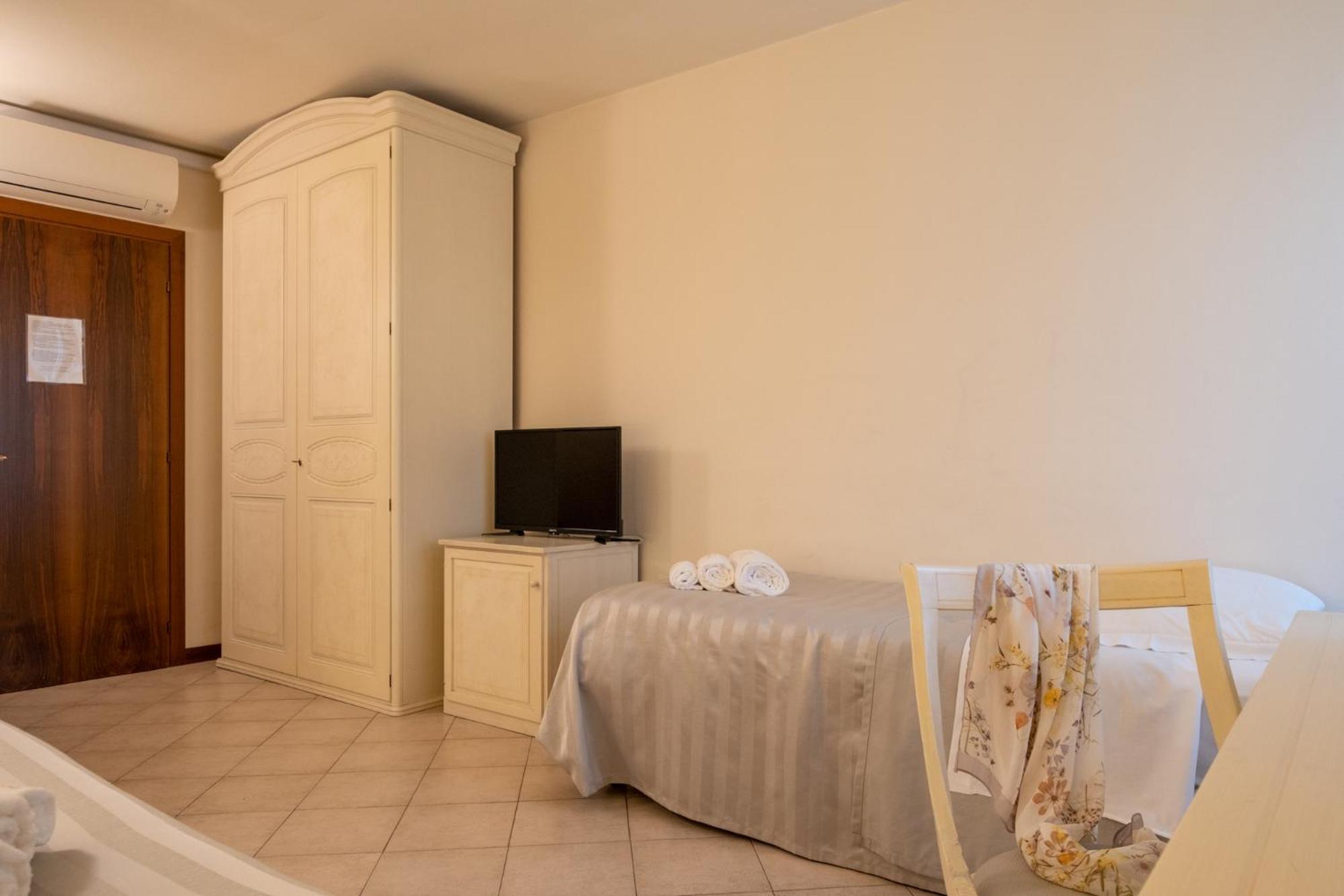 Triple Room - Photo 5