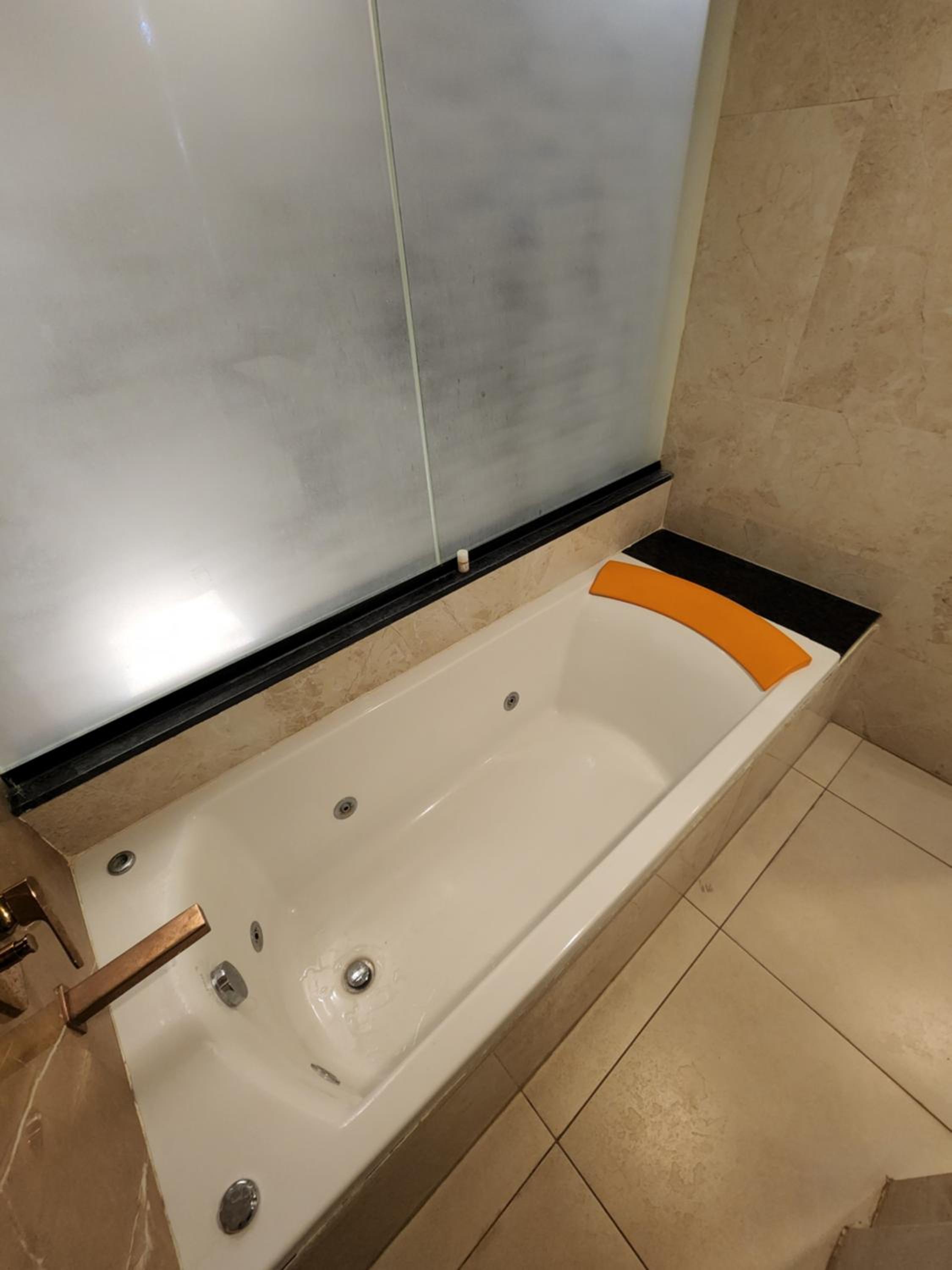 Suite - Photo 10