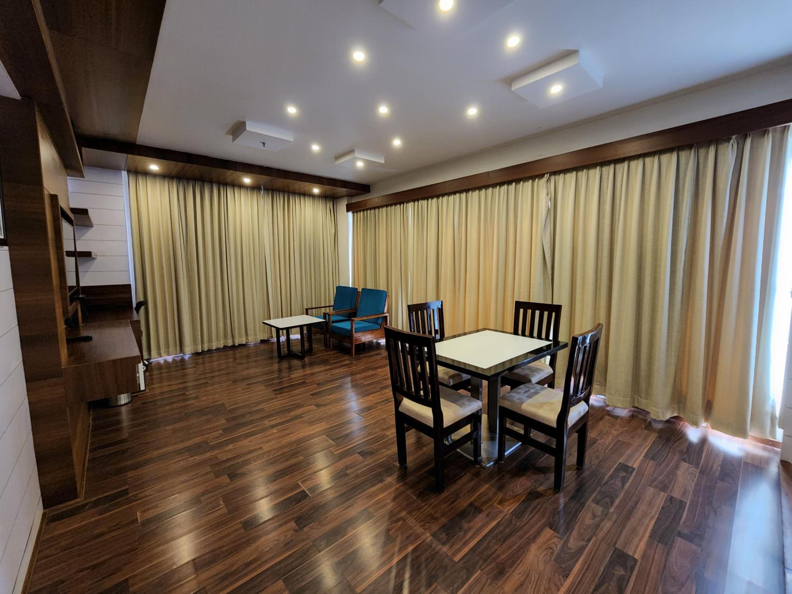 Suite - Photo 6