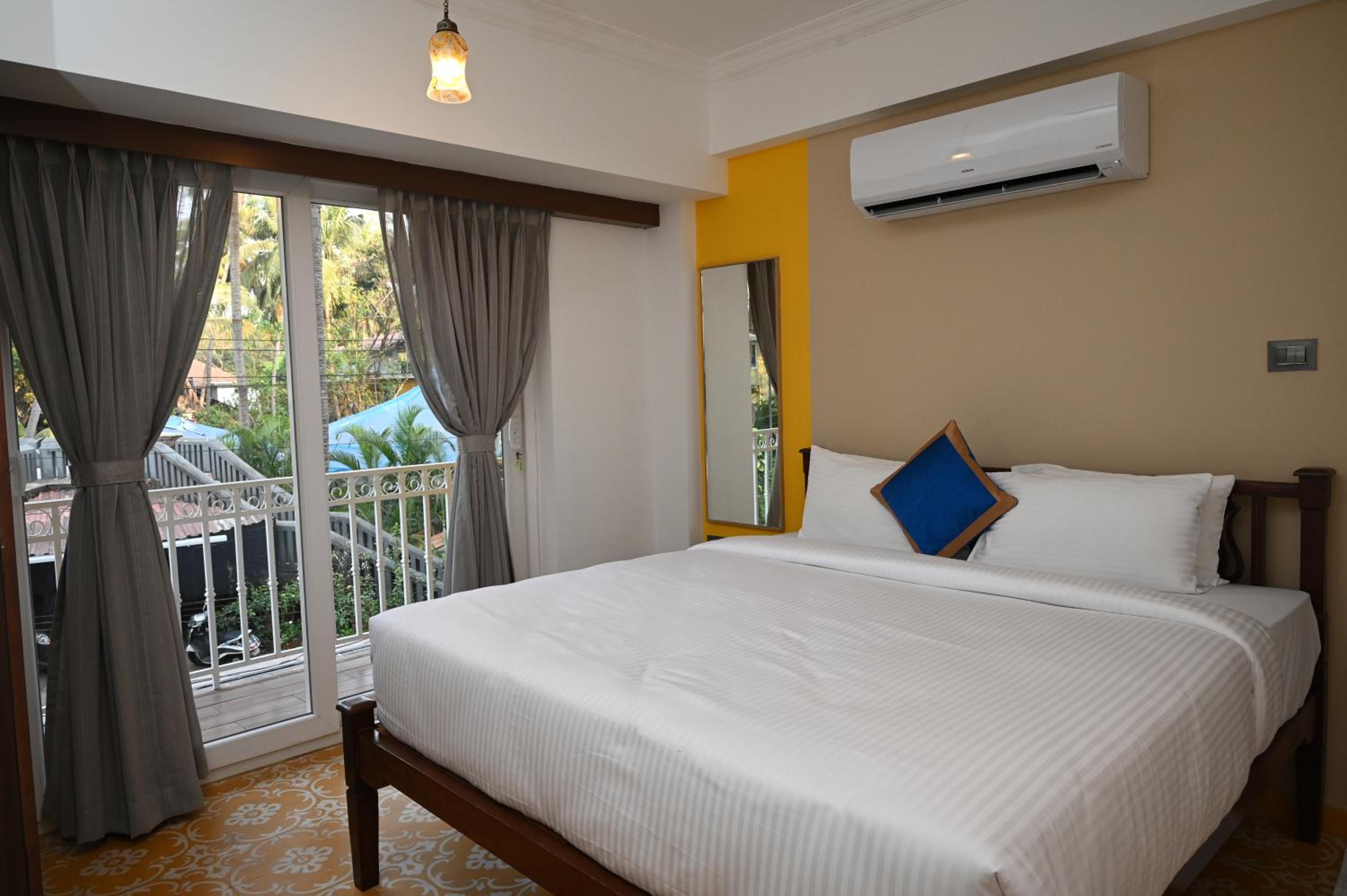 One bedroom Apartment with balcony - Photo 6