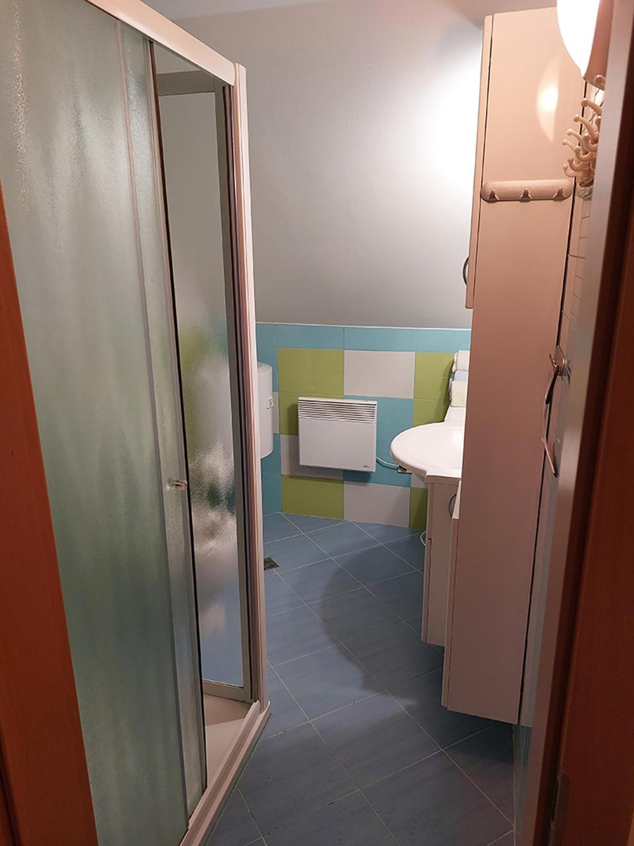 Two-Bedroom House - Photo 12