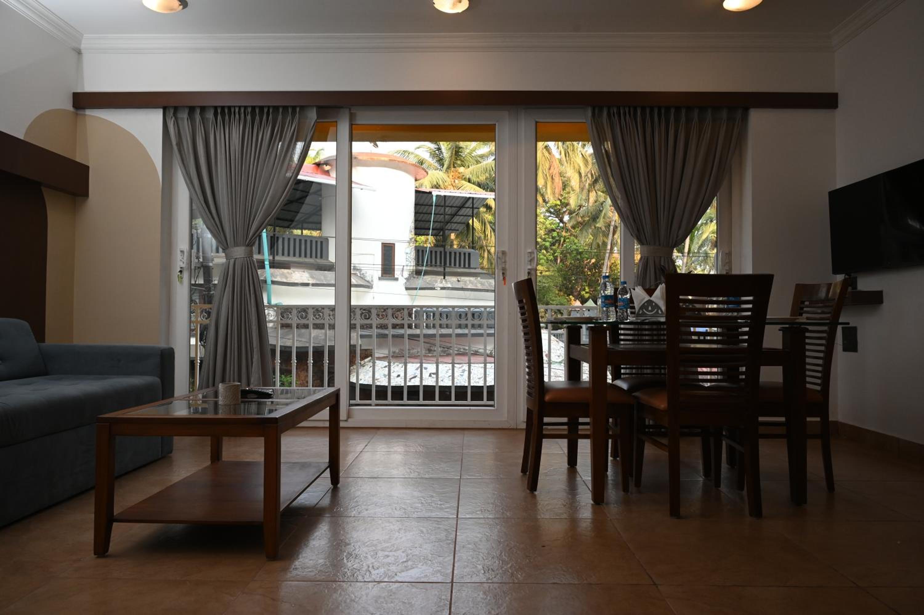 One bedroom Apartment with balcony - Photo 5