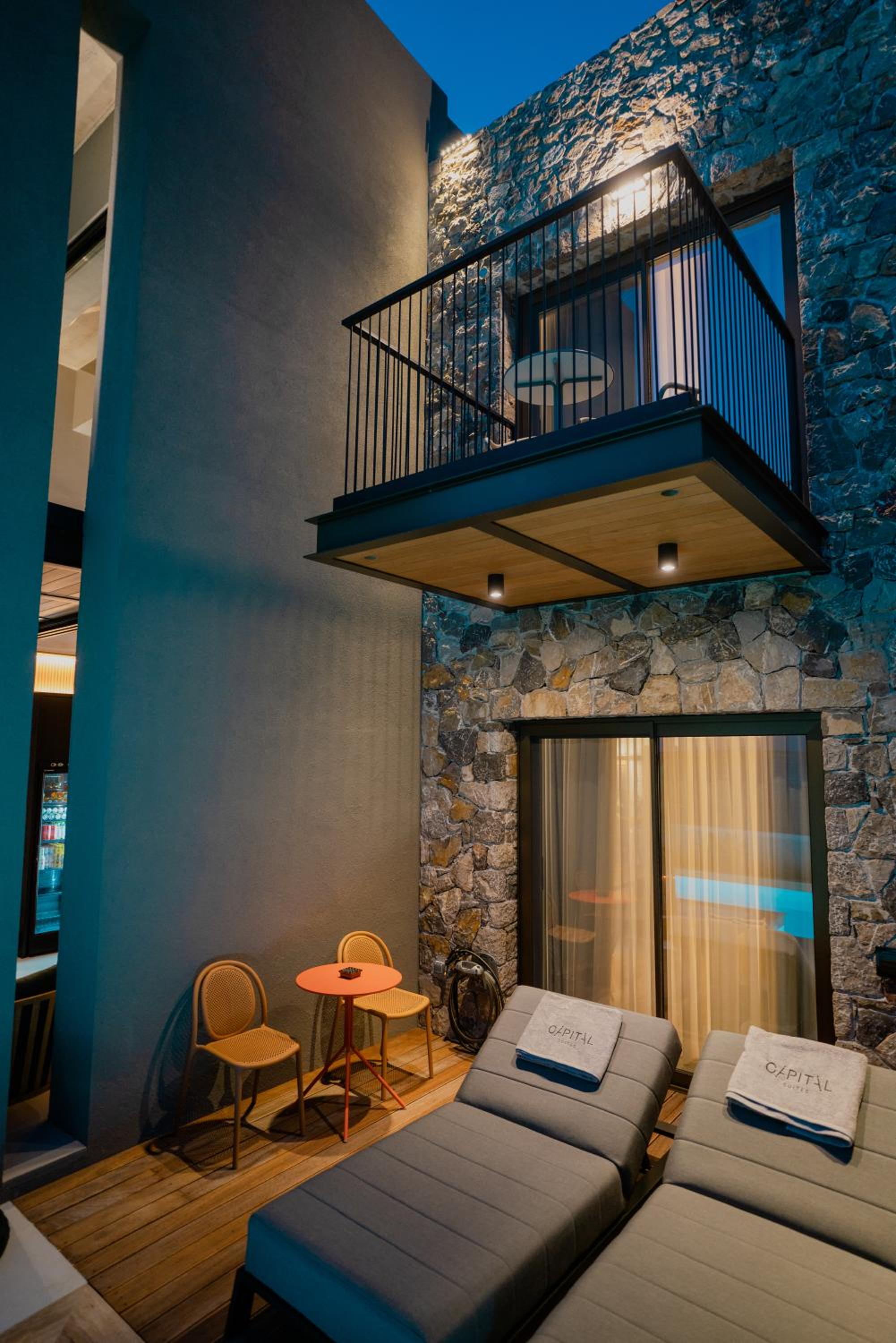 Luxury Suite with Pool View  - Photo 25