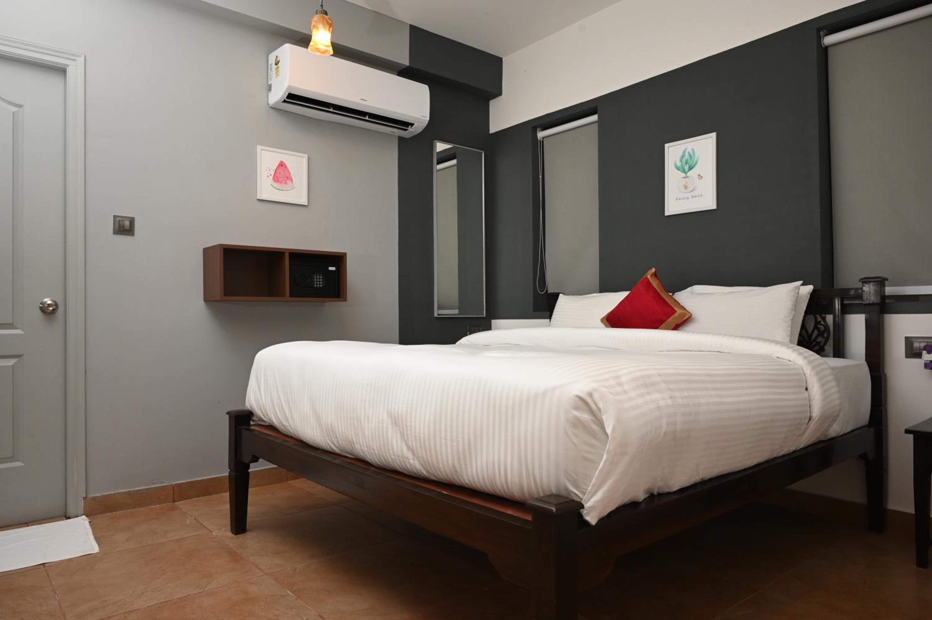 Two bedroom Apartment with balcony