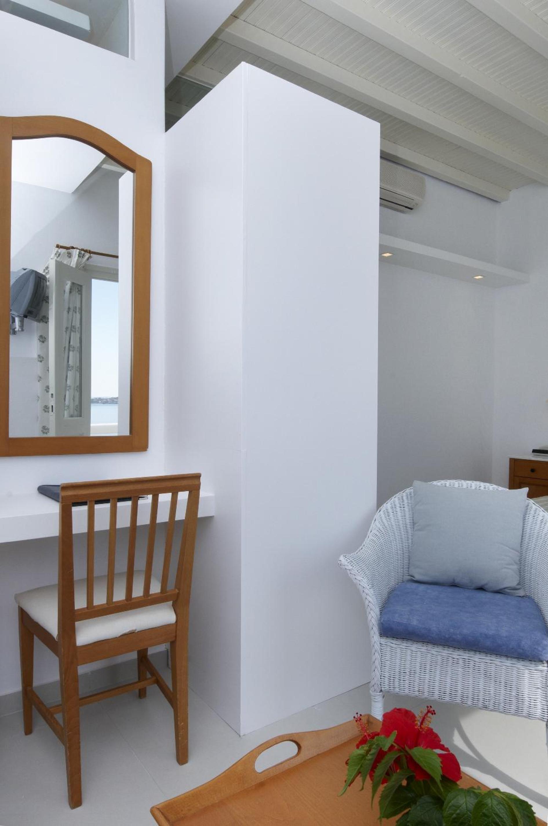 Family Room with Sea View - Photo 4