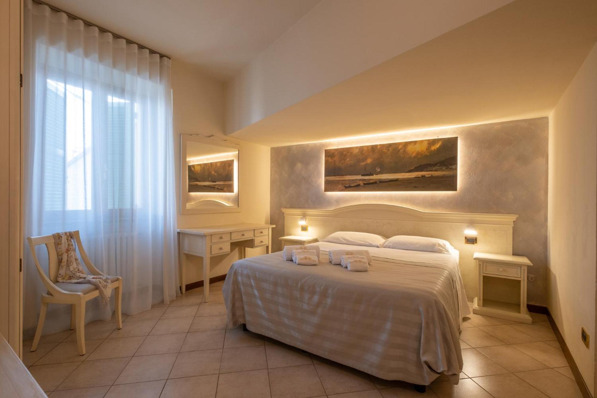 Double Room - Photo 6