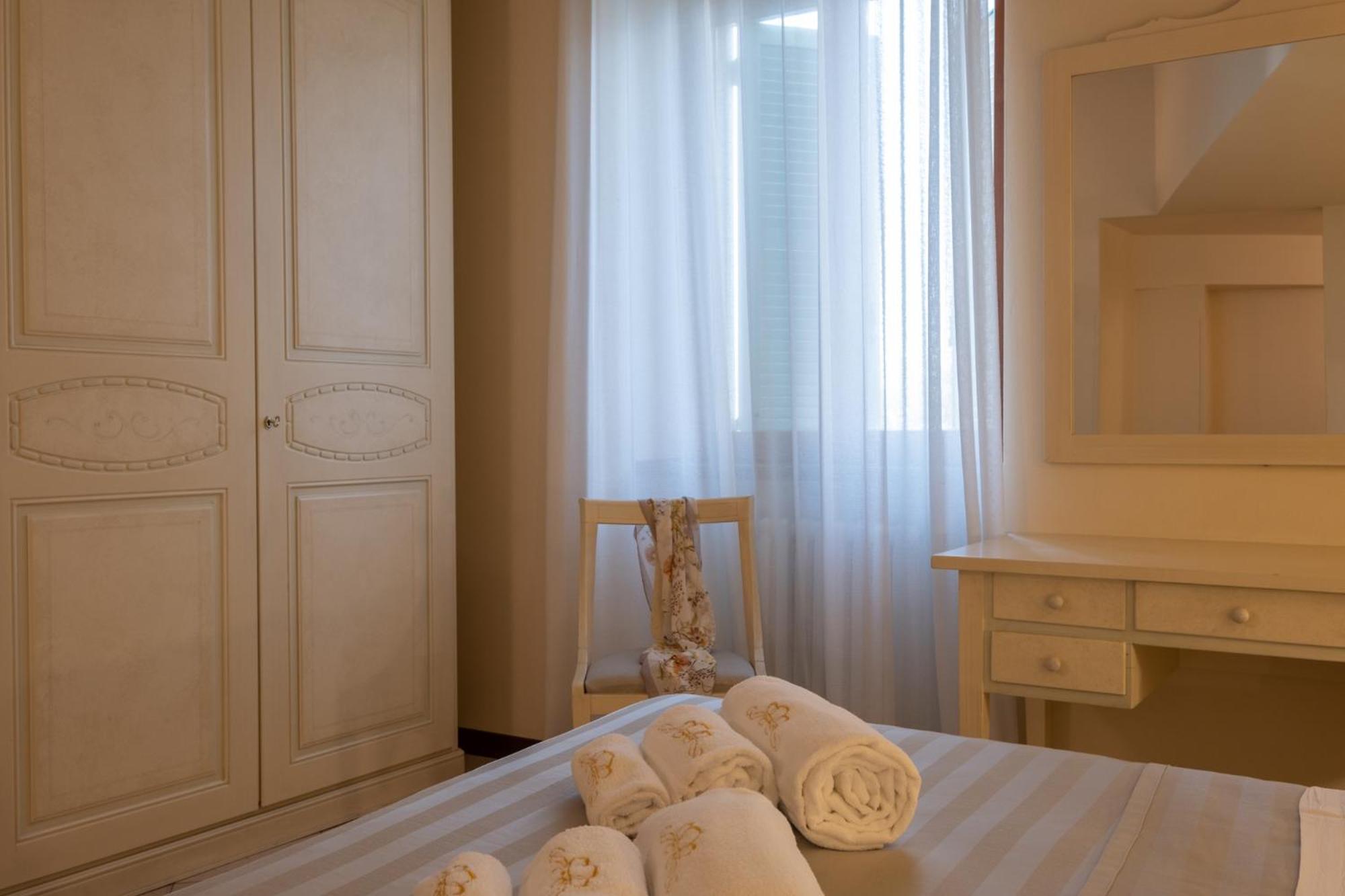 Double Room - Photo 13