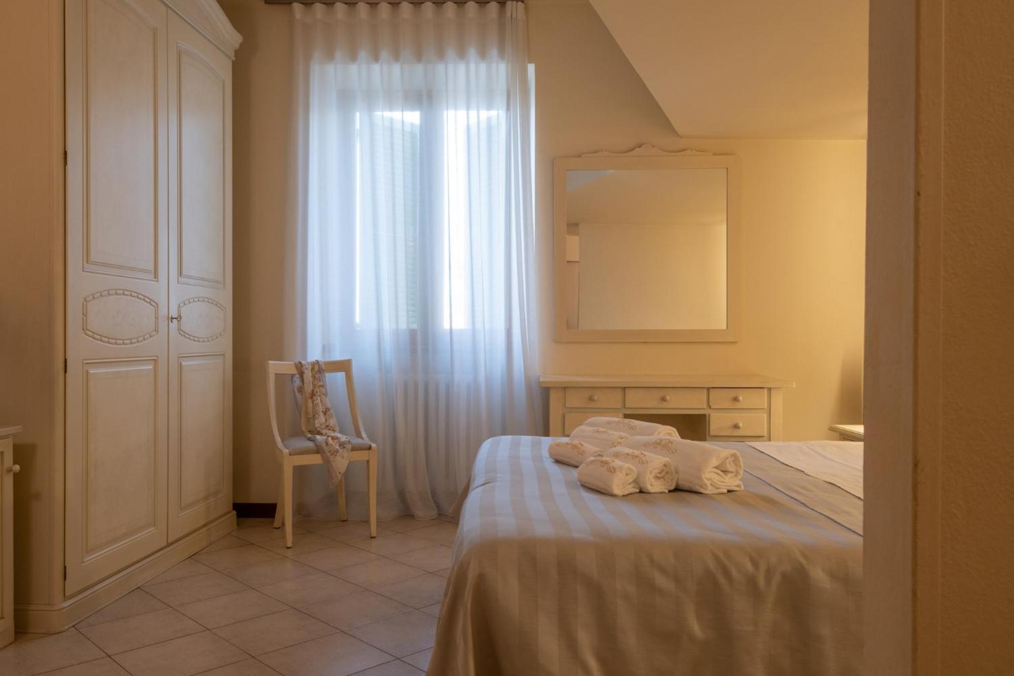 Double Room - Photo 15