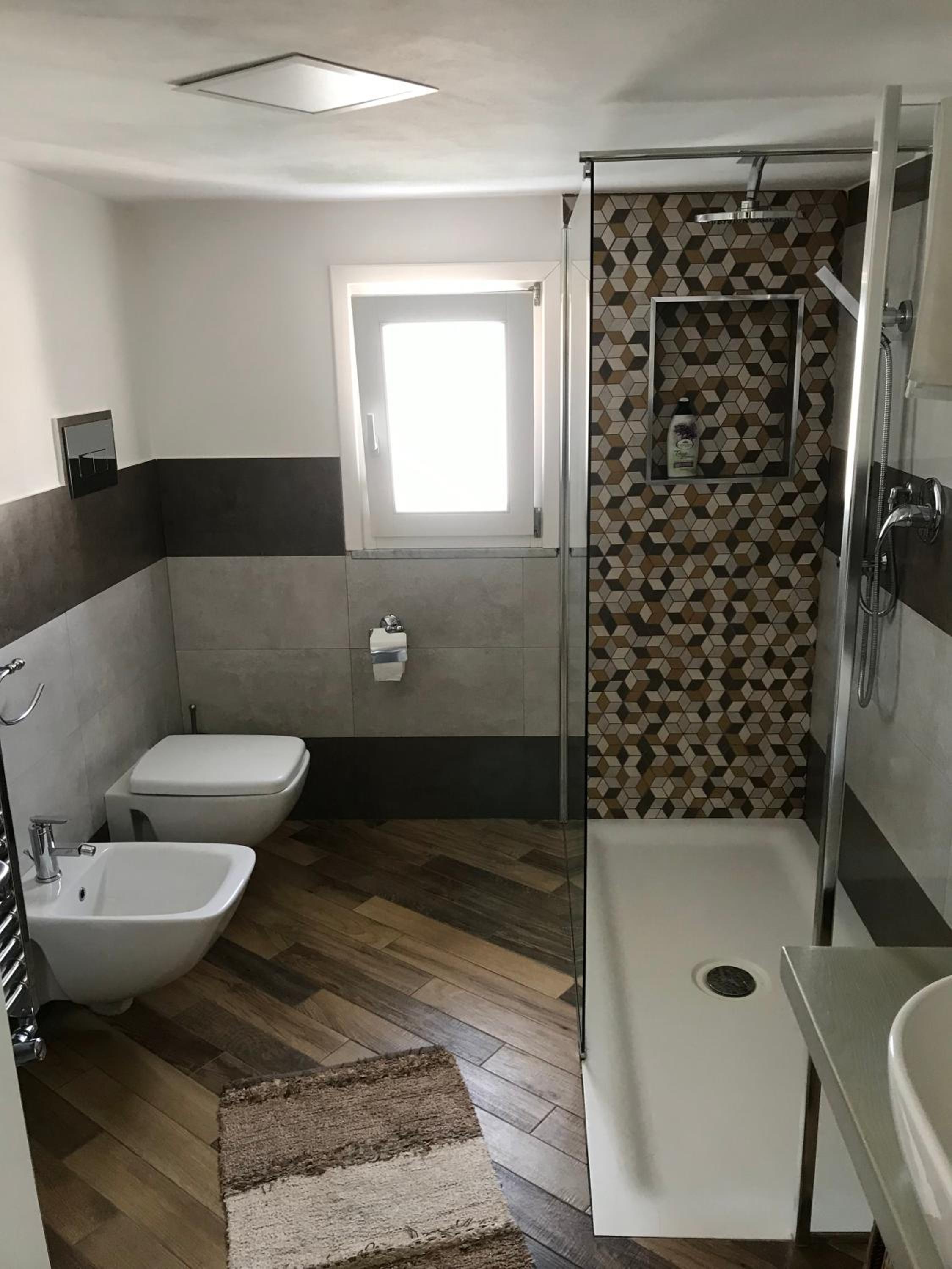 Three-Bedroom House - Photo 3