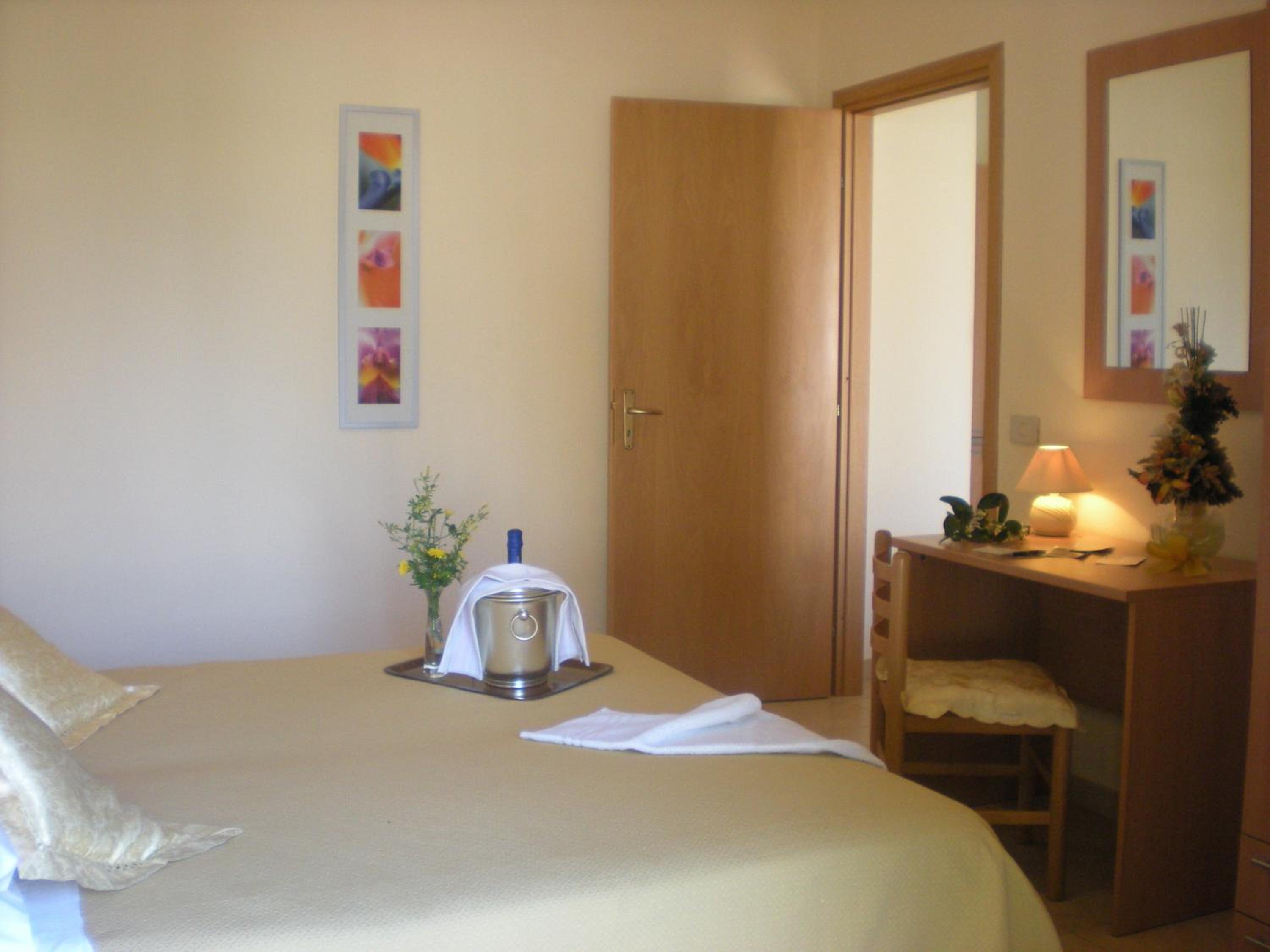 One-Bedroom Apartment with Terrace (3 Adults) - Photo 1
