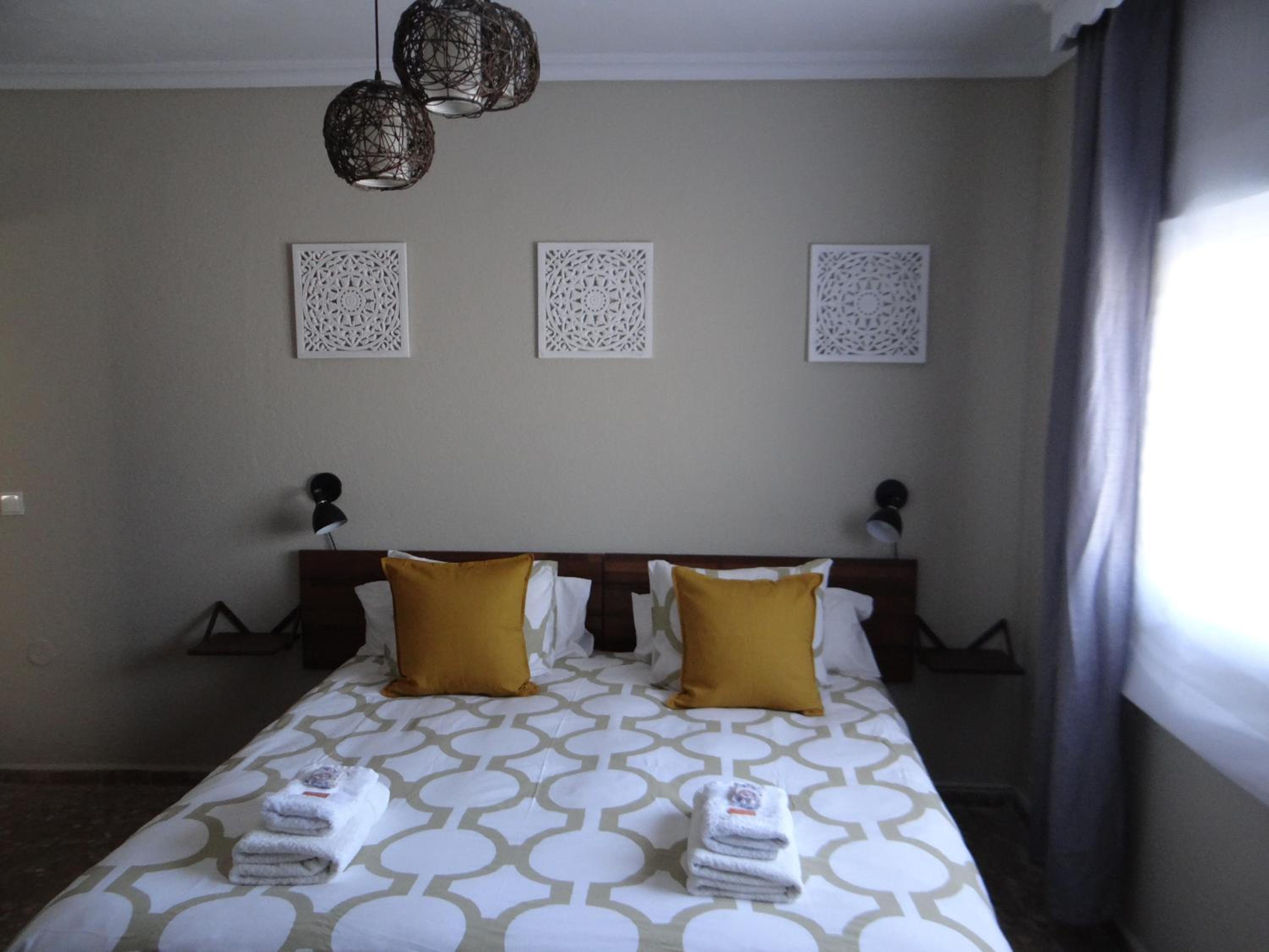 Double Room with Private Bathroom - Photo 20
