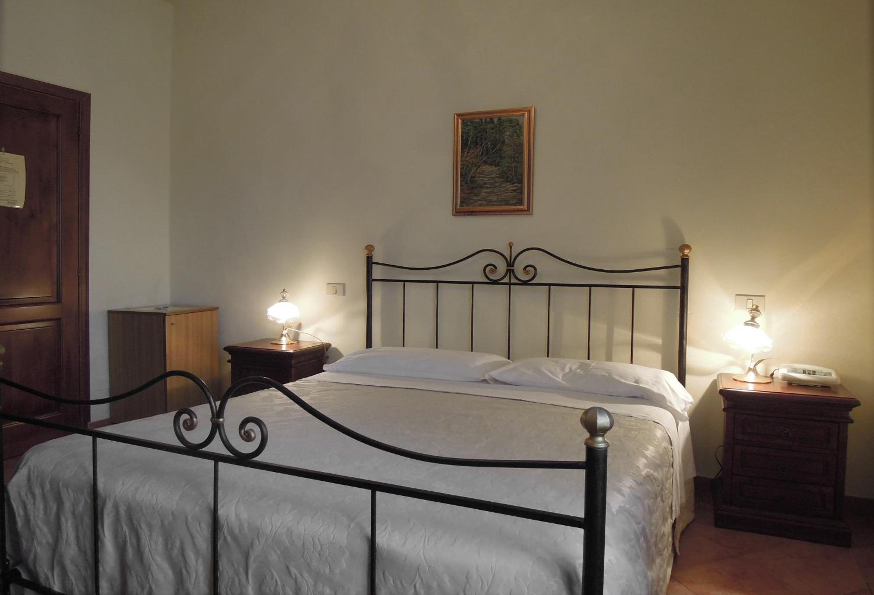 Double or Twin Room - Photo 12