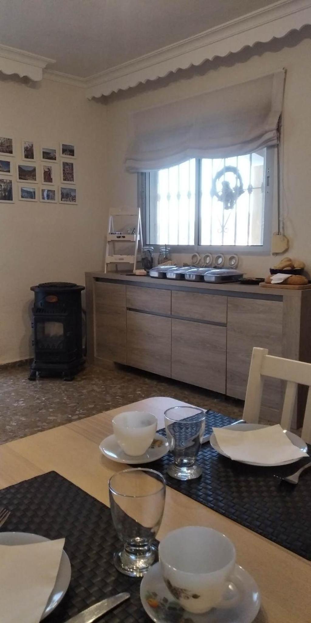 Double Room with Private Bathroom - Photo 3