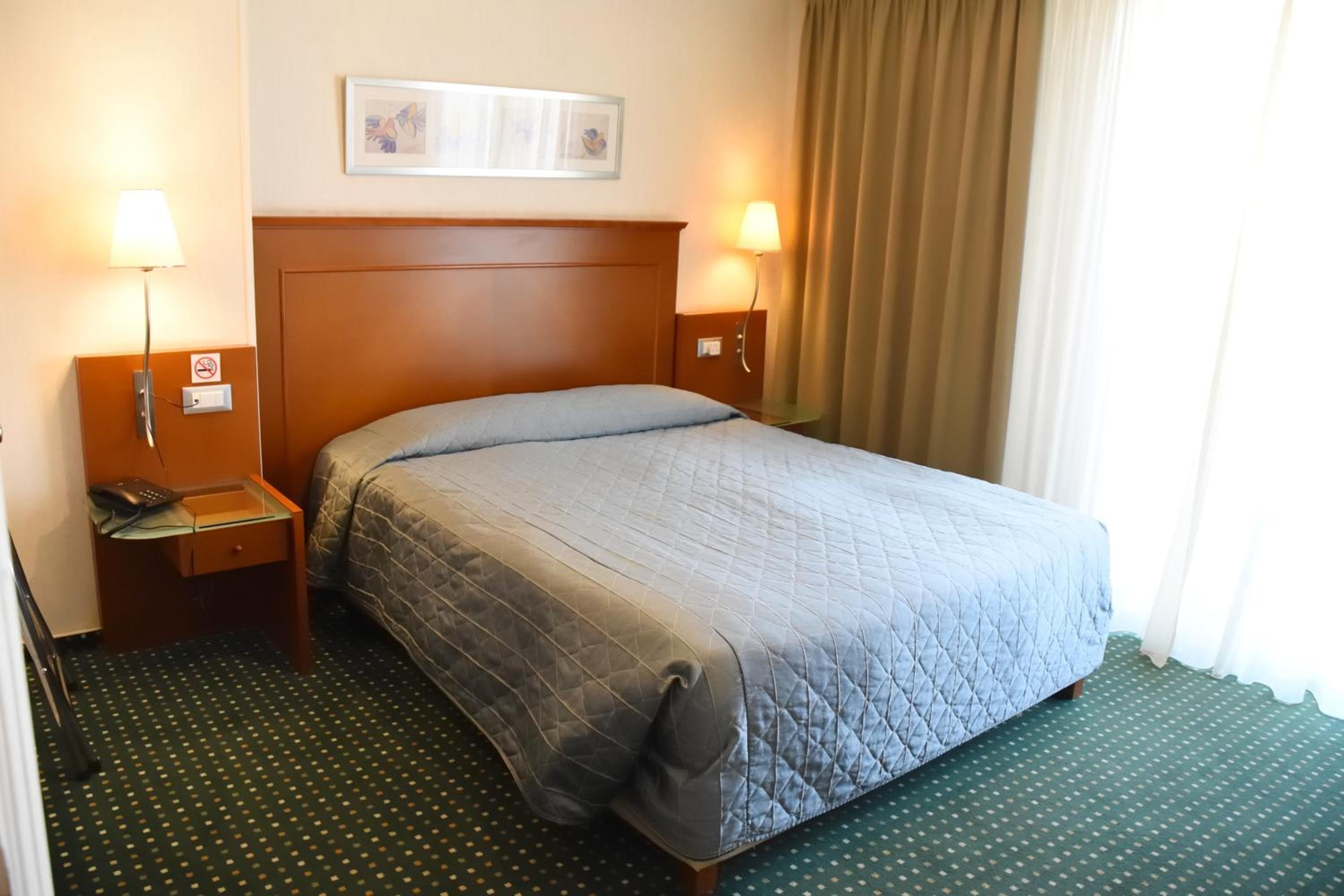 Double or Twin Room with Balcony photo 2