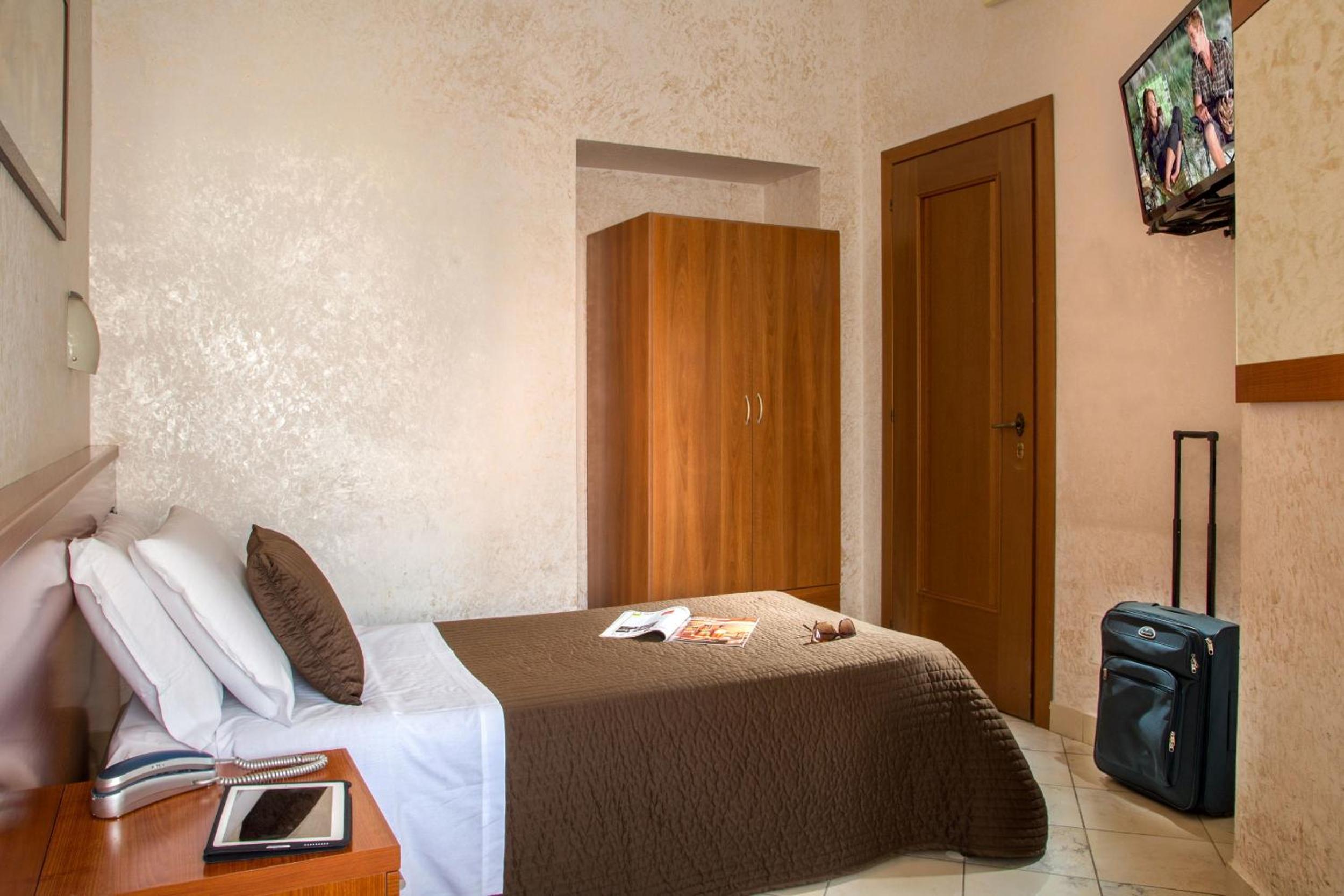 Classic Single Room photo 3