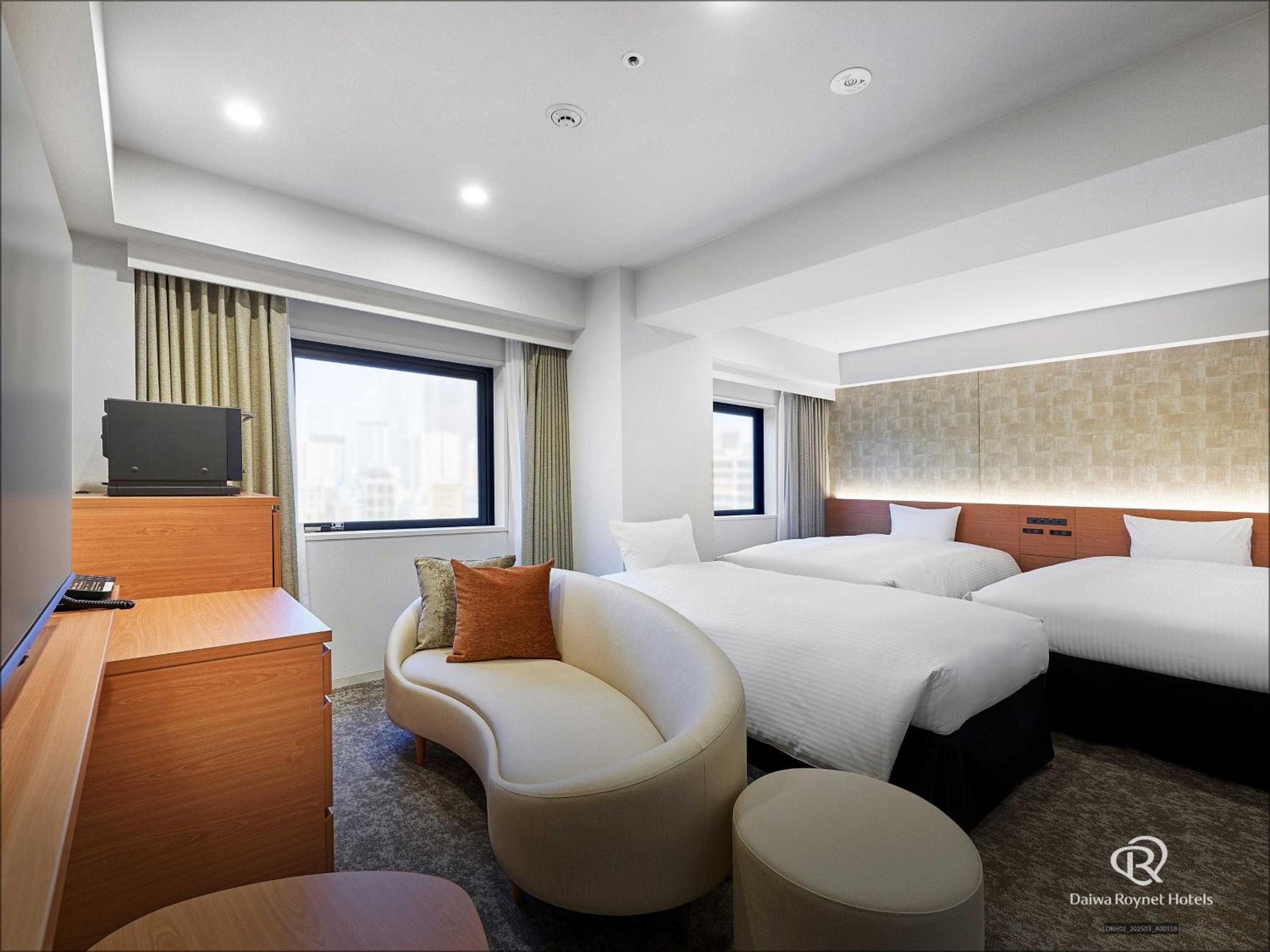Deluxe Twin Room - Smoking (3 adults) photo 1