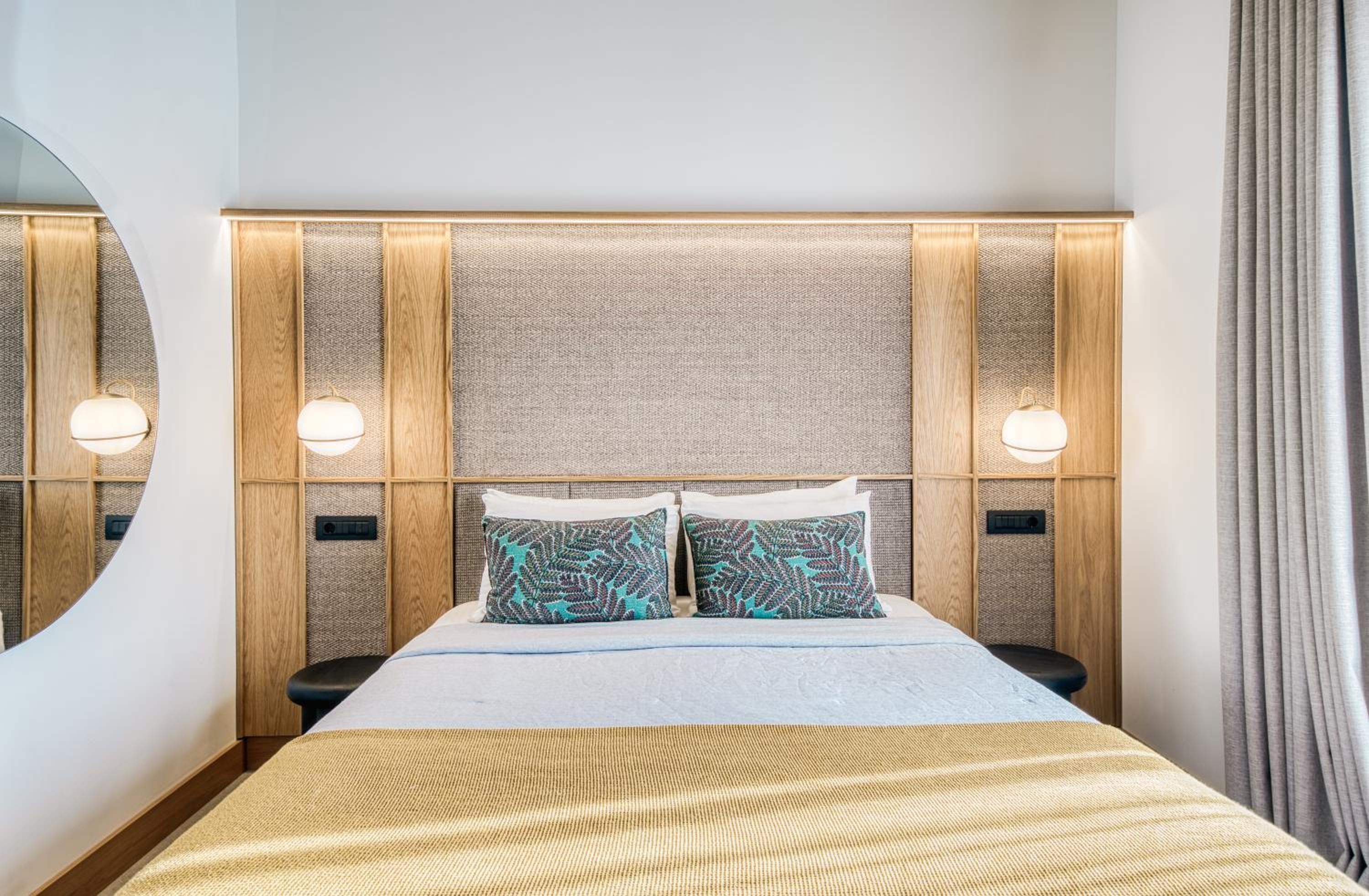 Luxury Suite with Balcony and Pool View photo 1