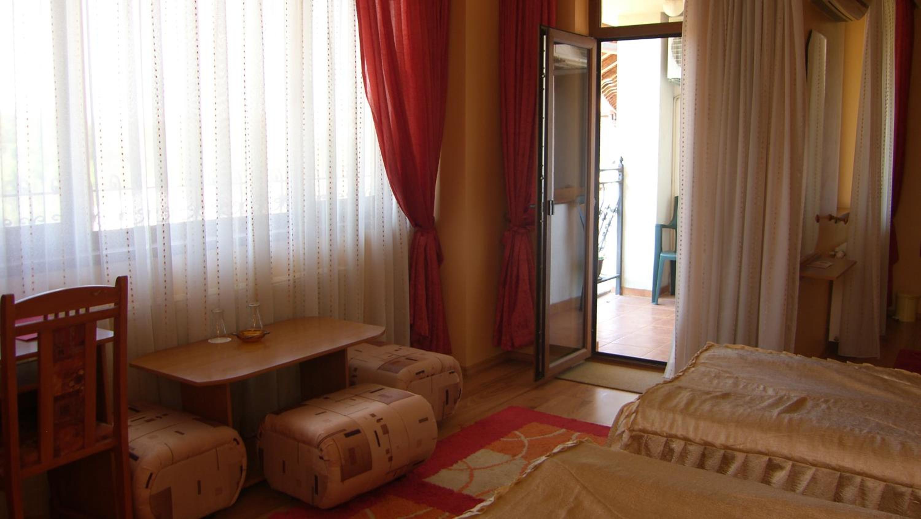 Twin Room with Balcony - Photo 1