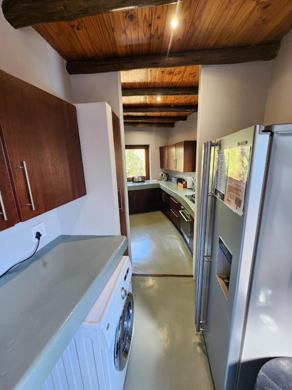 Suite - Photo 17